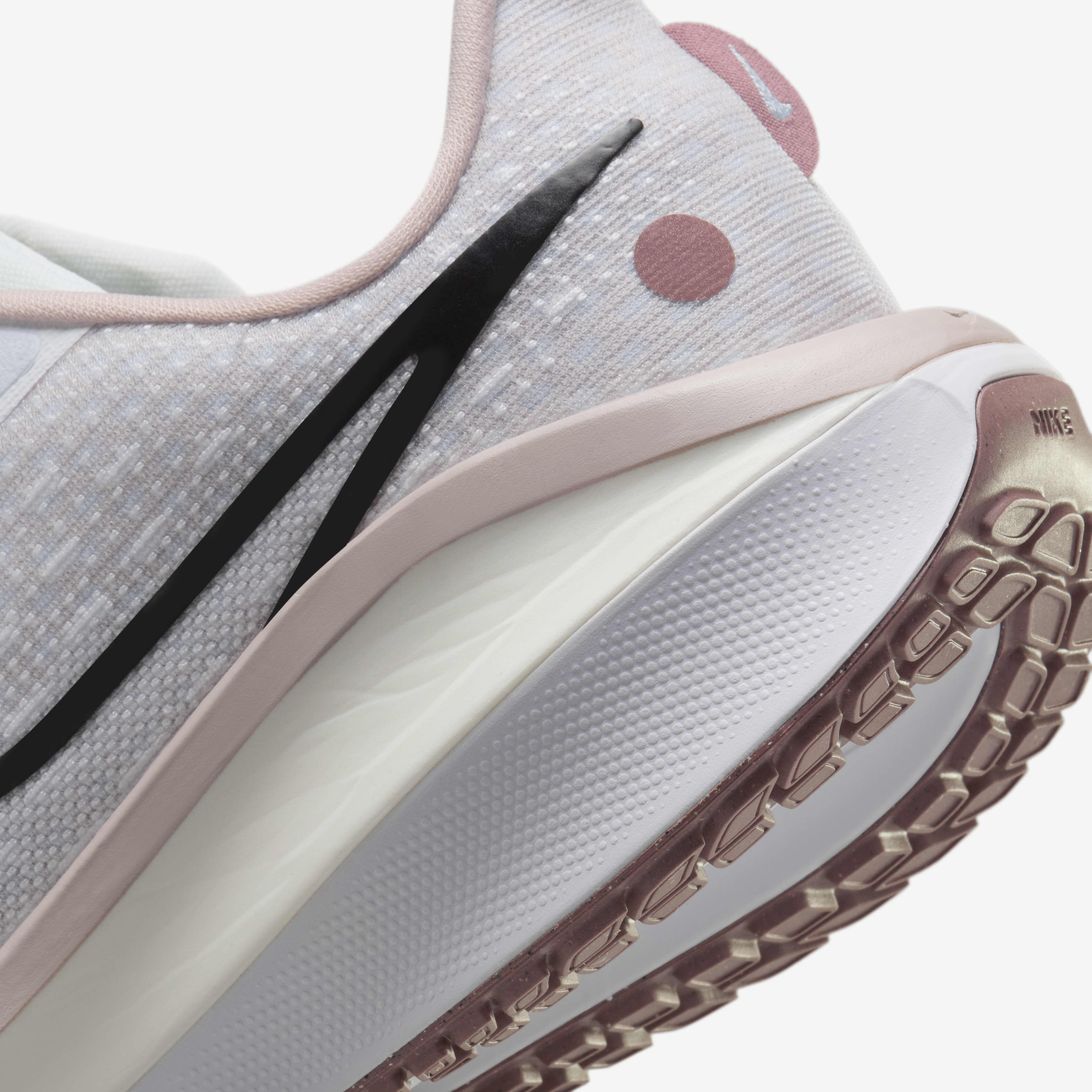 Buy Nike Vomero 17 Women s Road Running Shoes Nike Kuwait Official