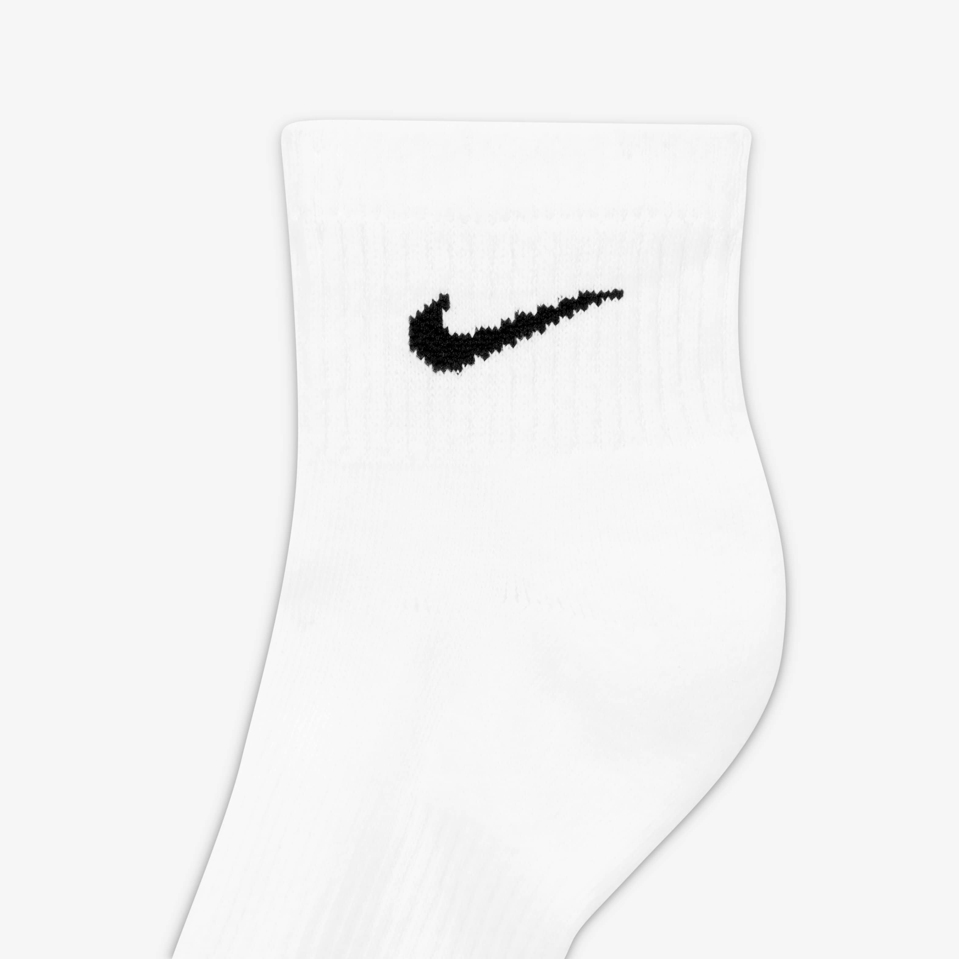 Nike Everyday Plus Cushioned image number 3