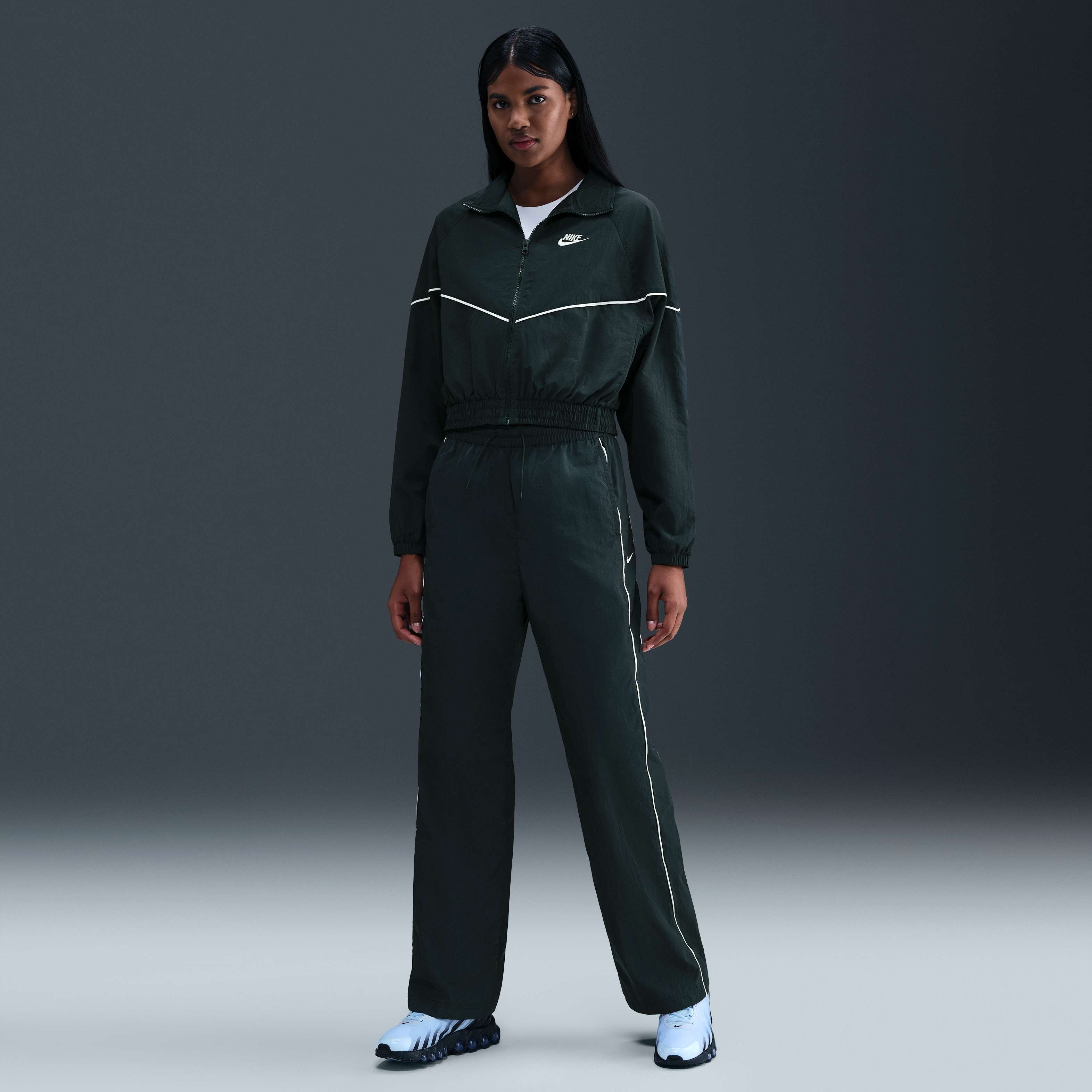 Nike Windrunner image number 0