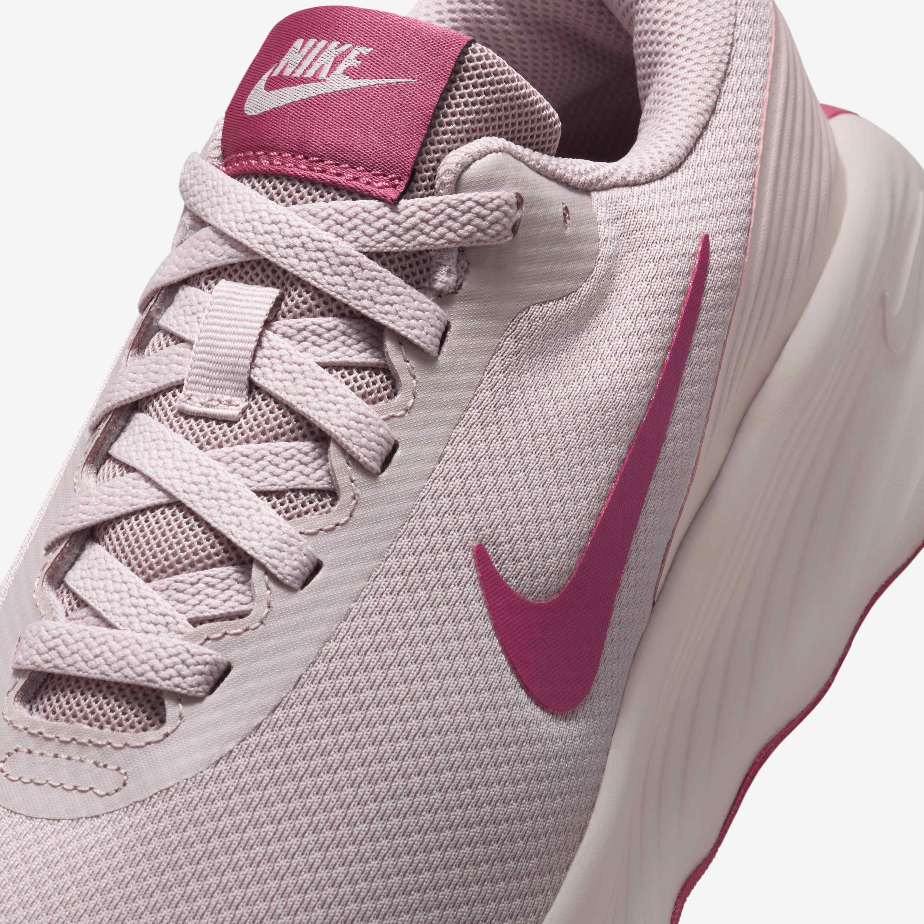 نايكي برومينا image number 6