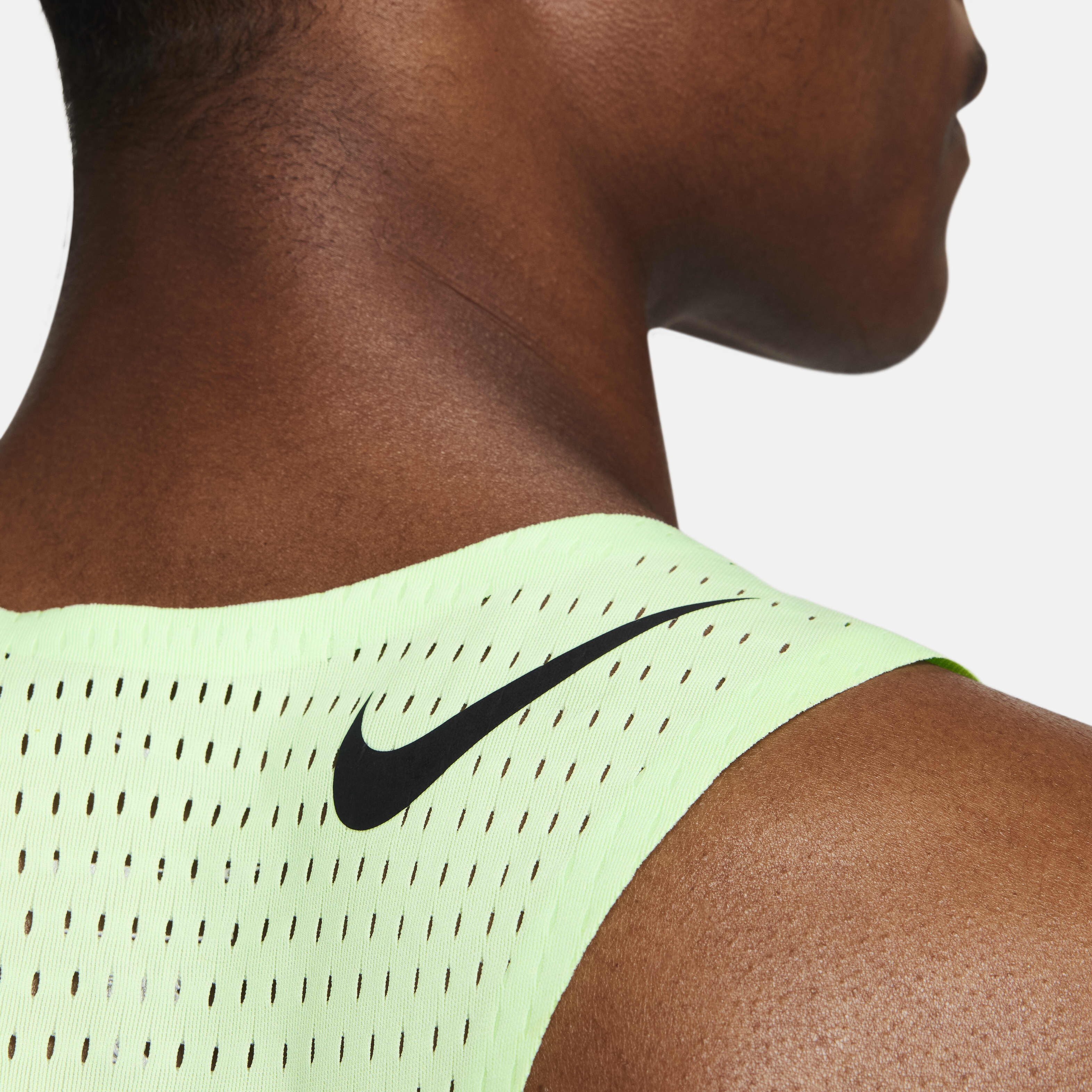 Buy Nike AeroSwift Men s Dri FIT ADV Running Vest Nike Kuwait Official