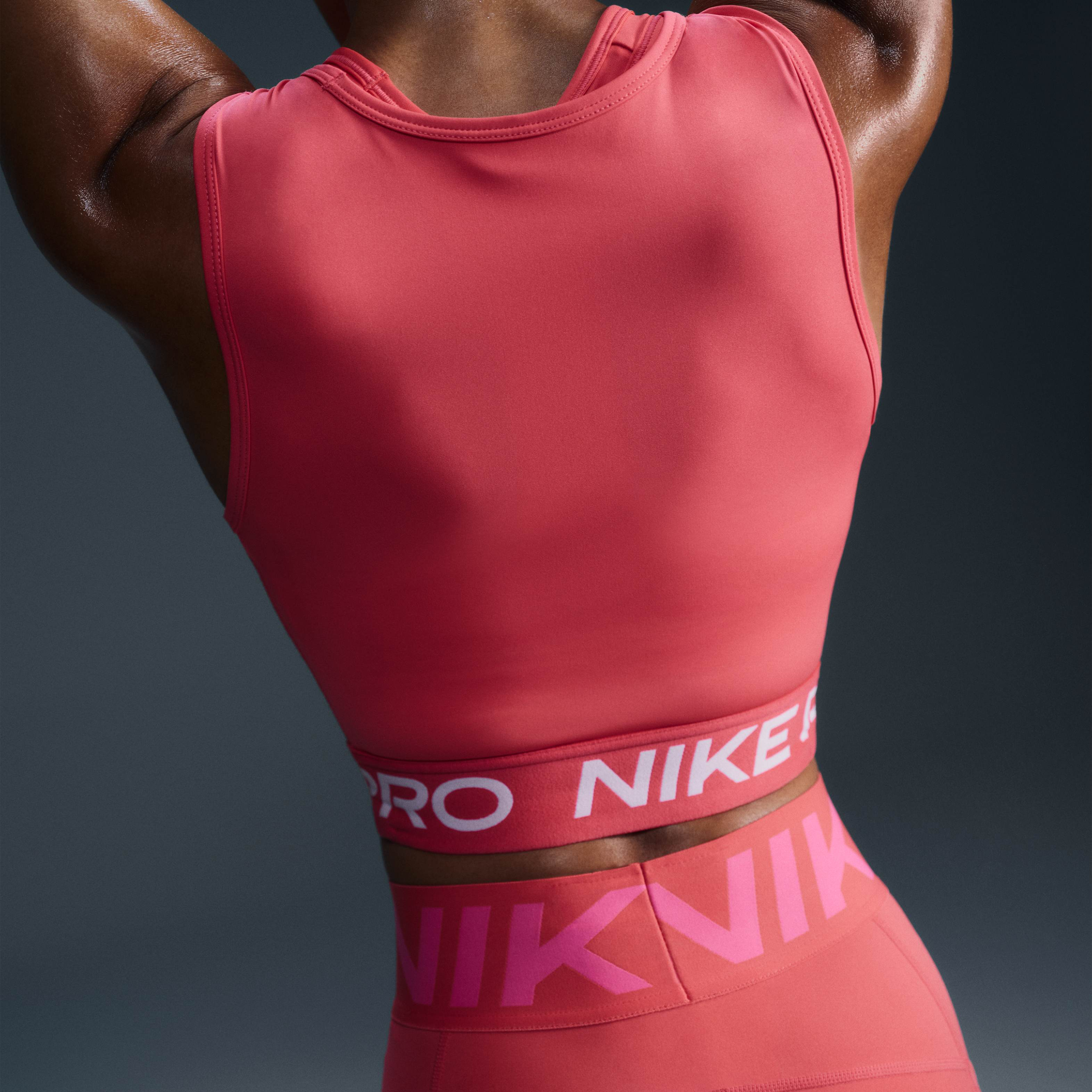 Nike Pro image number 2