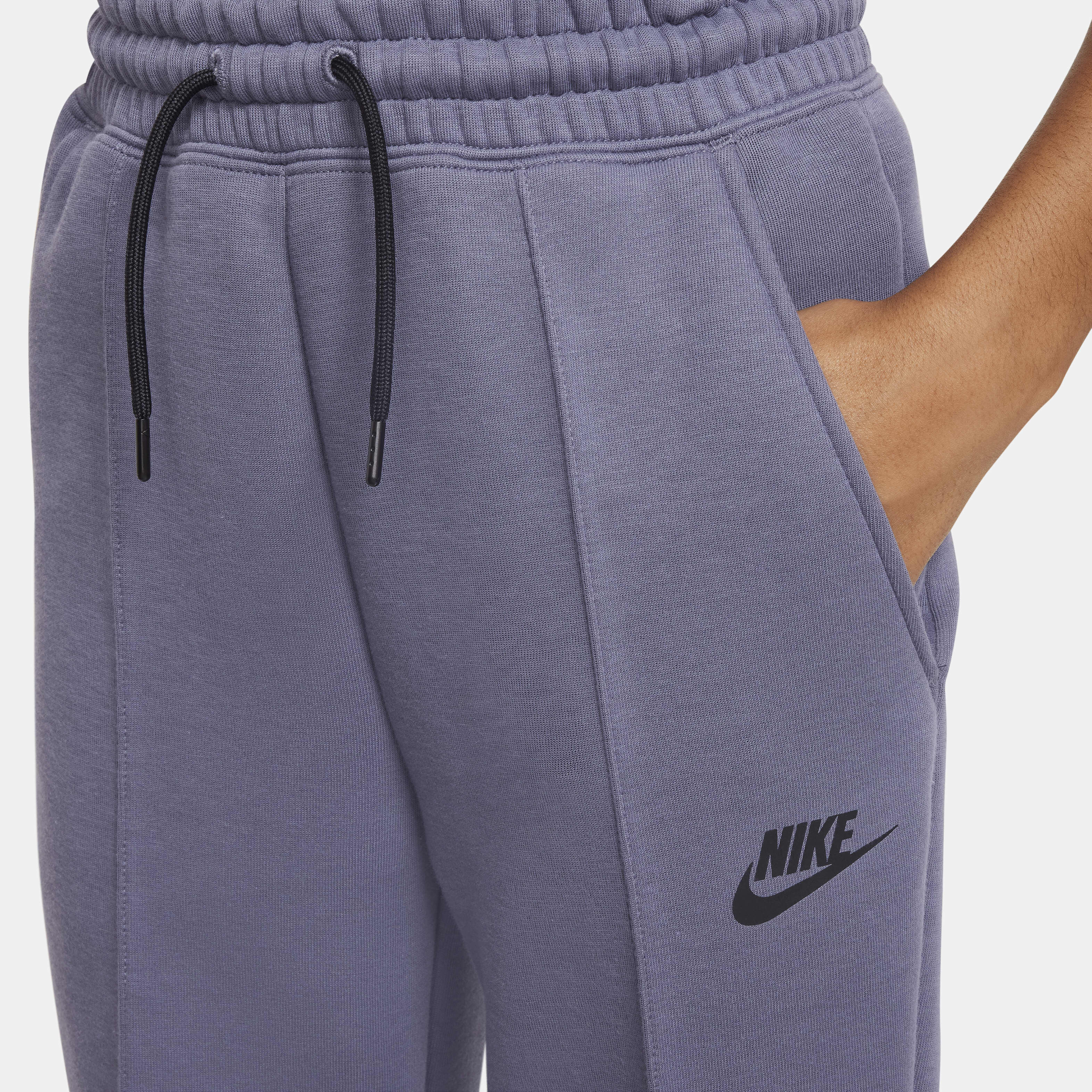 Nike Sportswear Tech Fleece image number 2