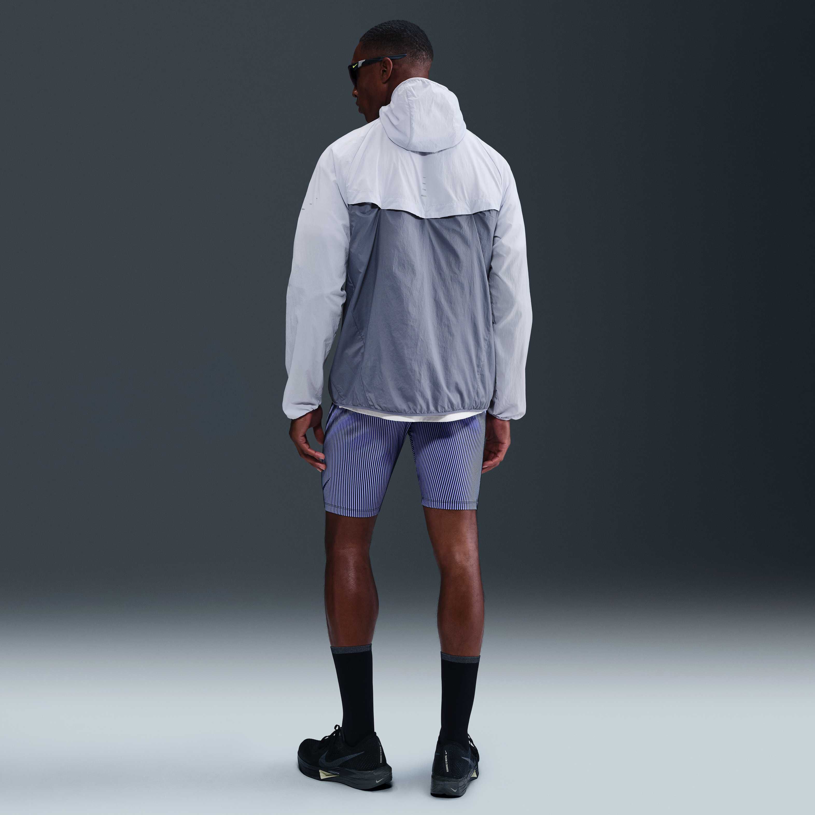 Nike Stride image number 4