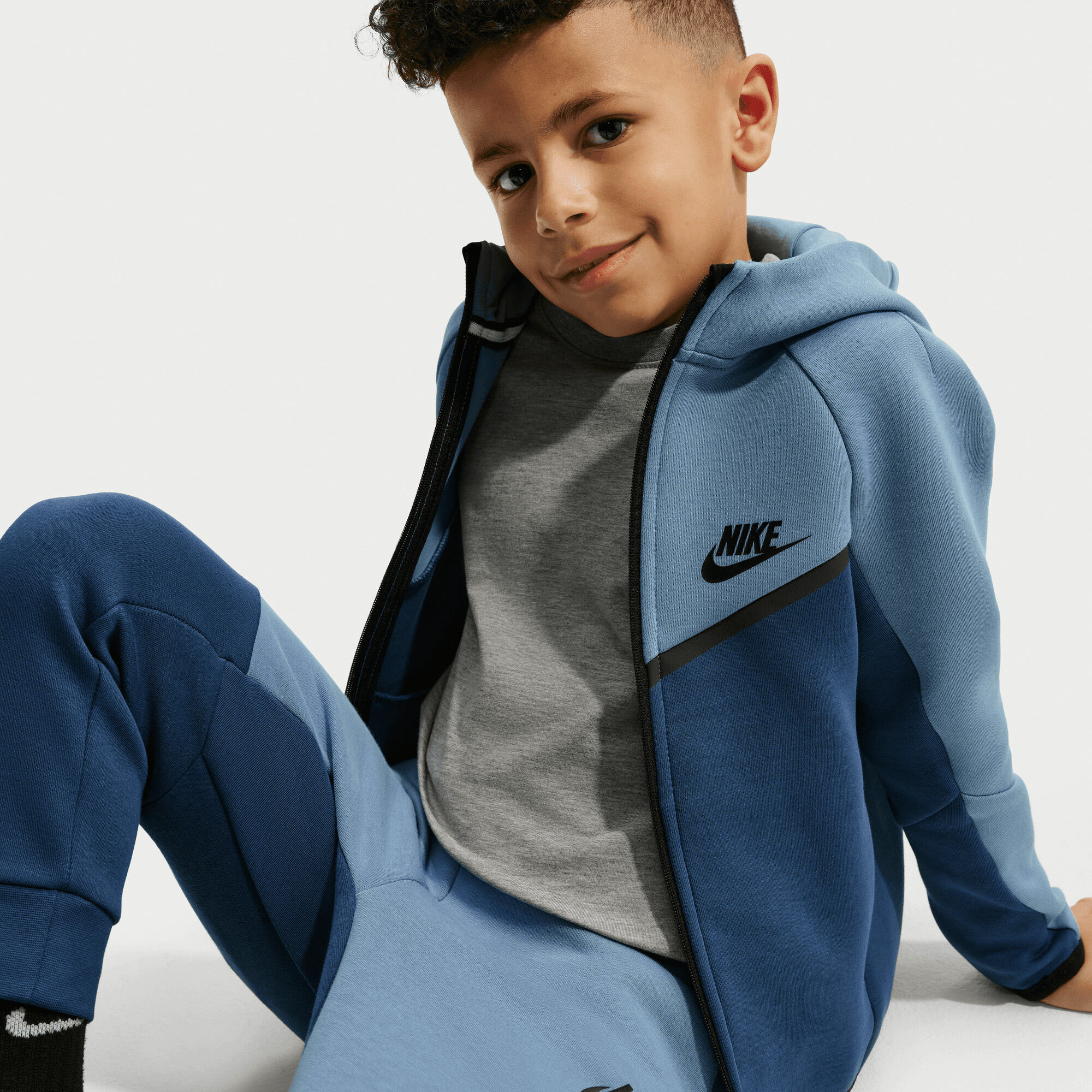 Nike Sportswear image number 6