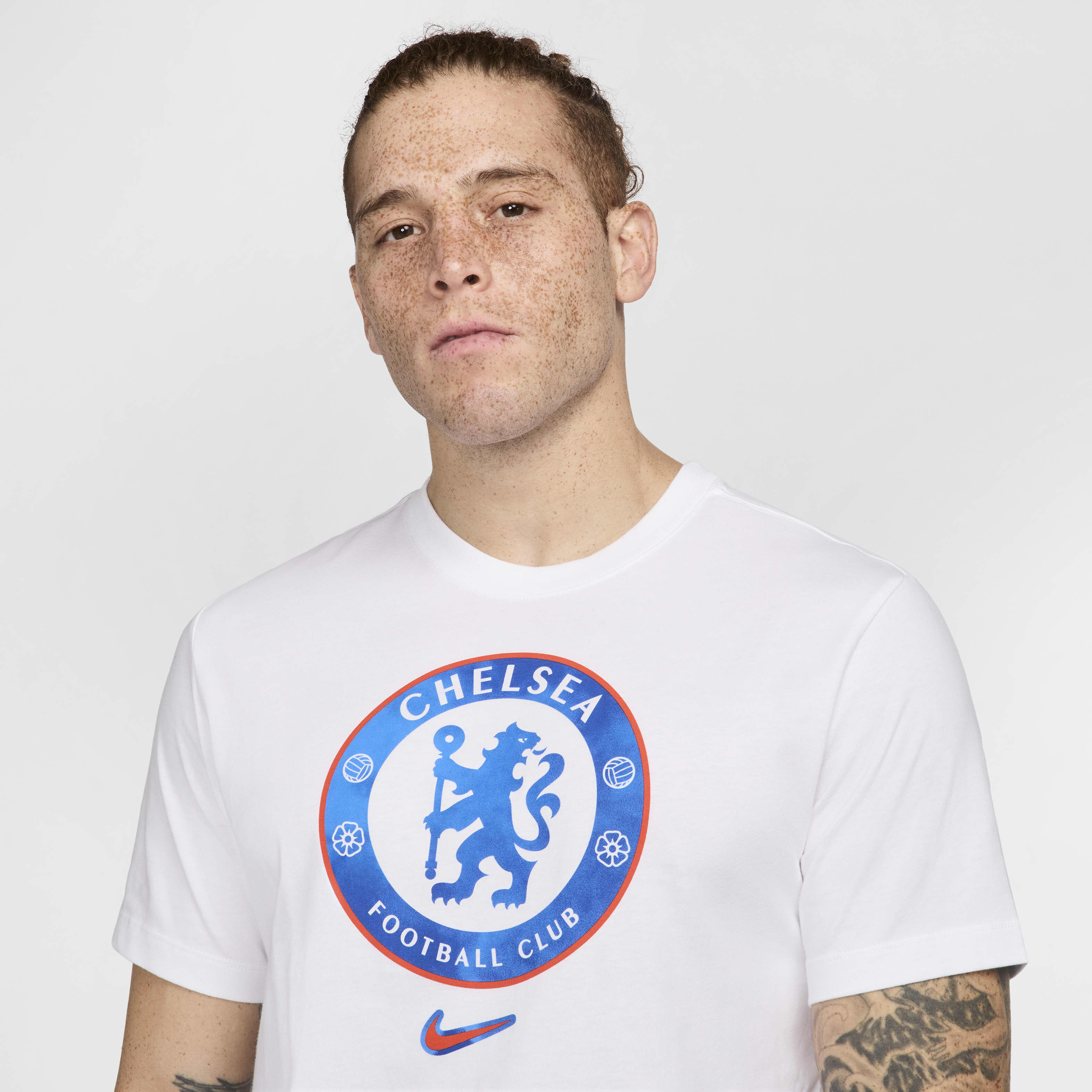 Buy Chelsea F.C. Men's Nike Football T-Shirt - White @ Nike Kuwait