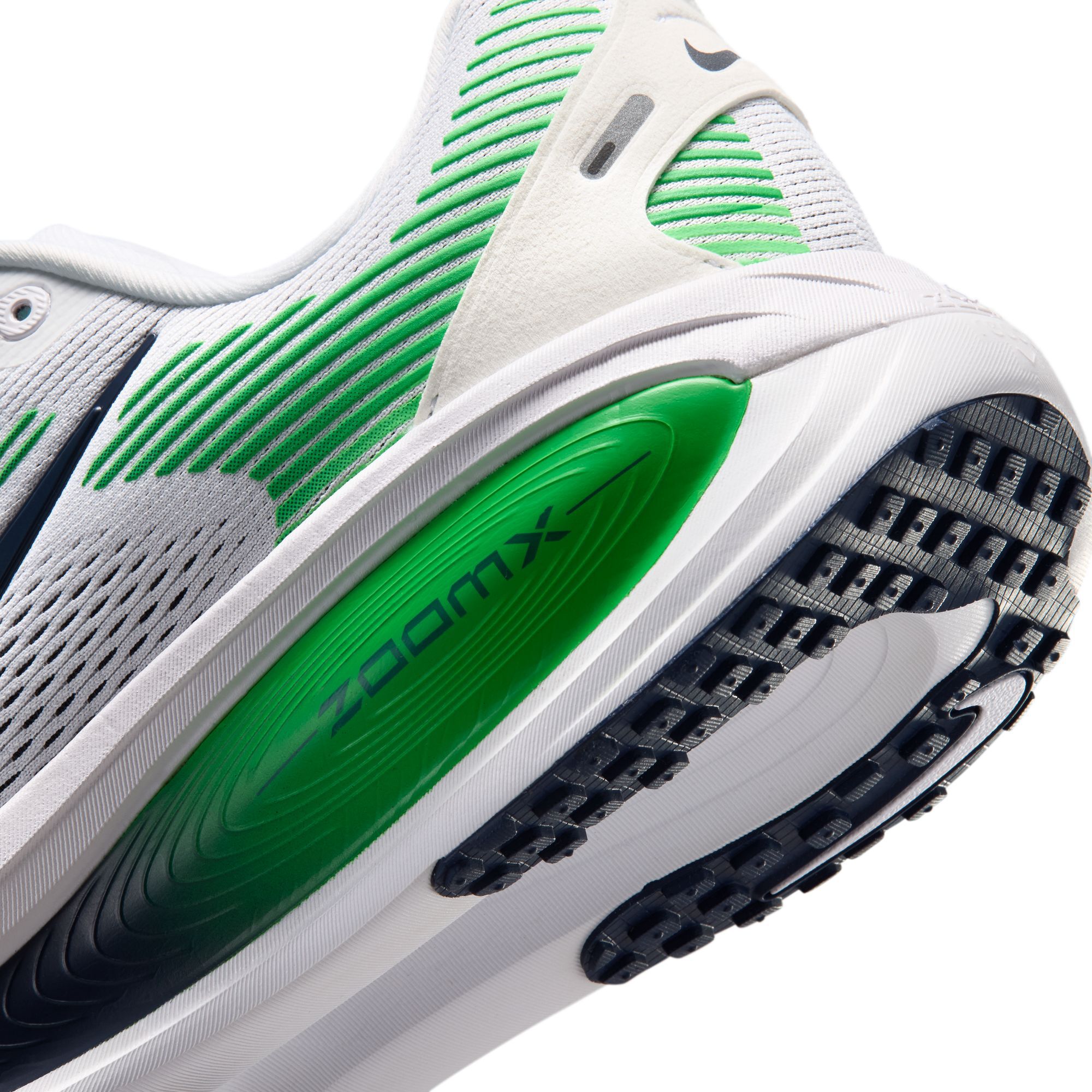 Nike Vomero 18 image number 10