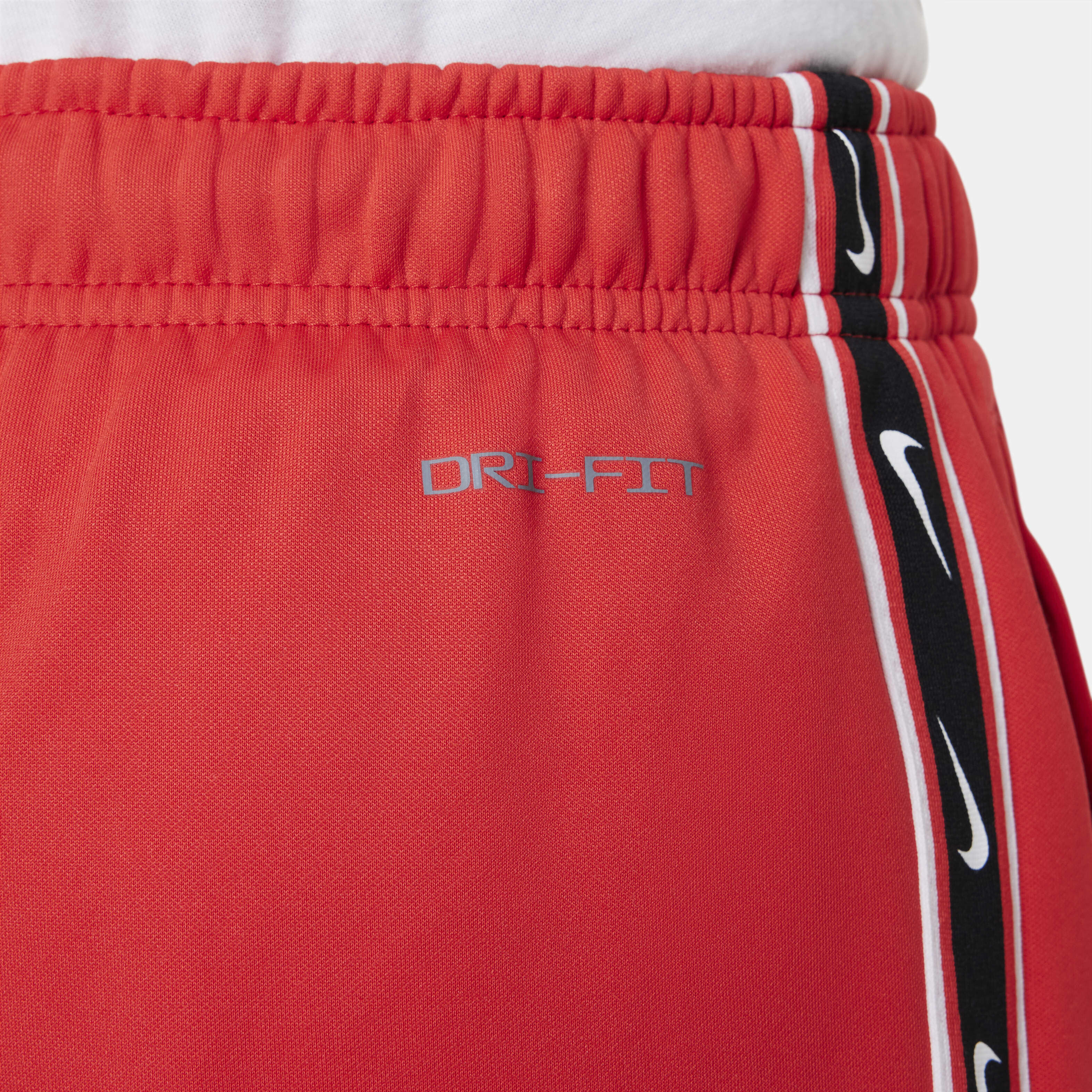 Nike Sportswear Repeat image number 4