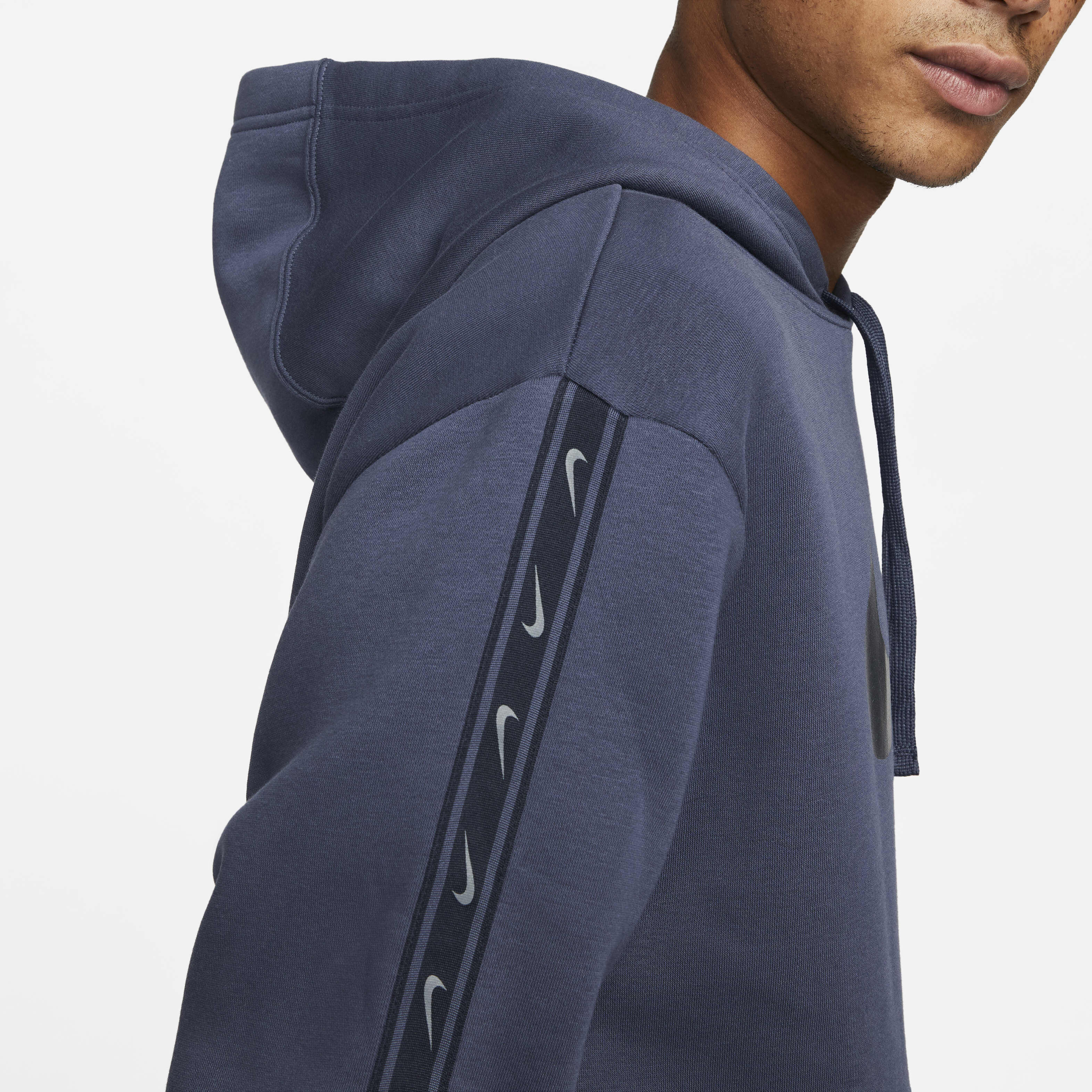 Nike Sportswear Repeat image number 3