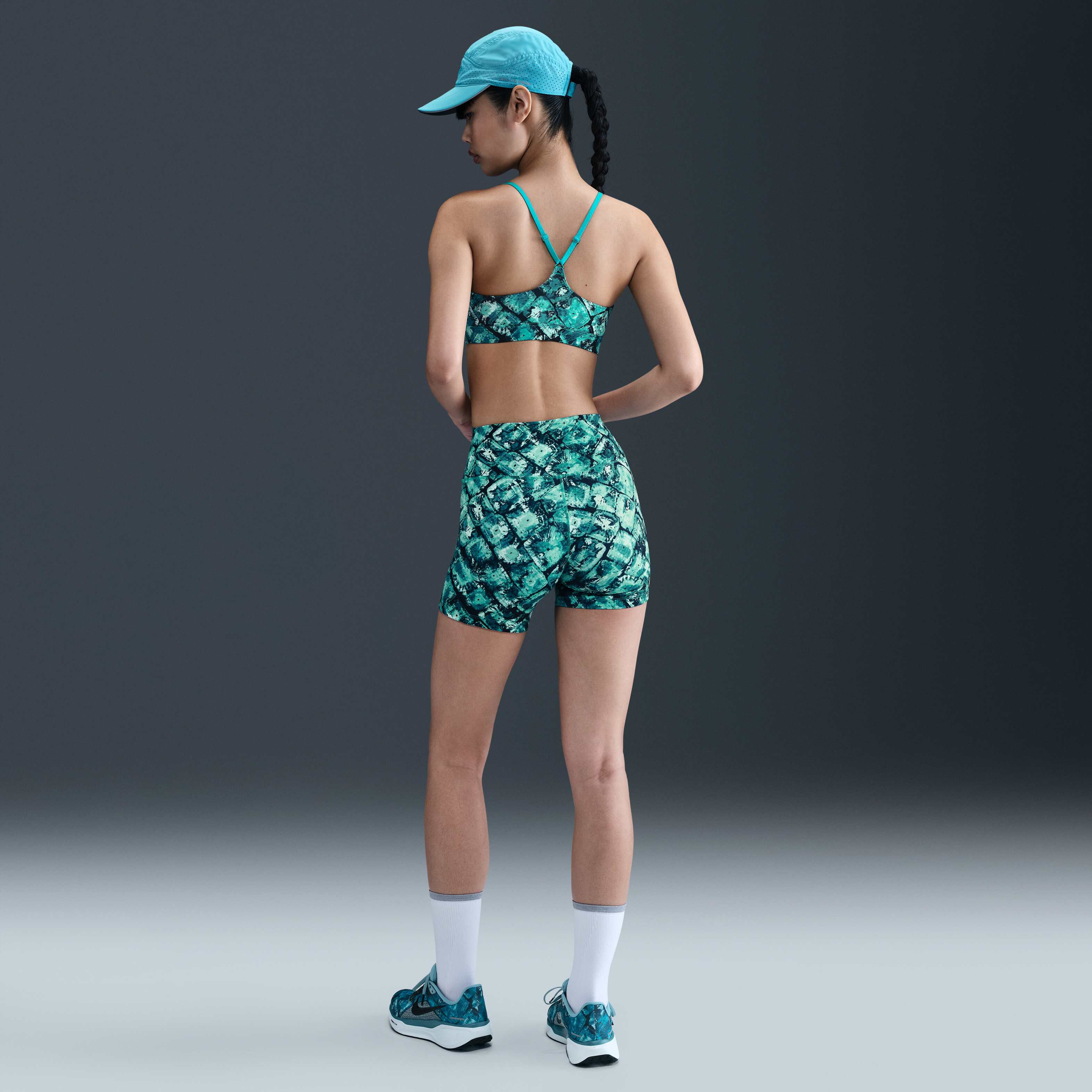 نايكي ويمنز ارتيست كوليكشن image number 4