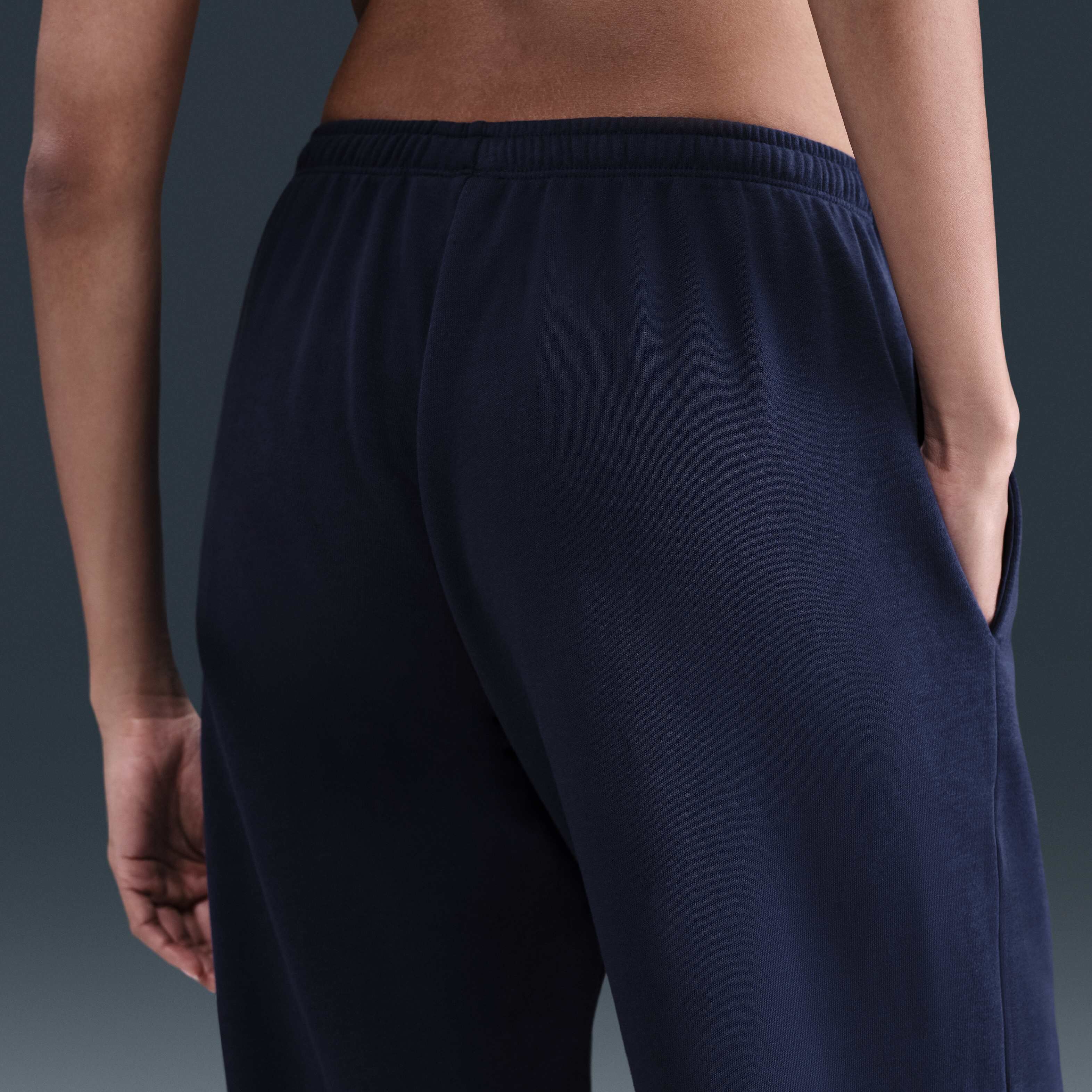 Nike Sportswear Chill Terry image number 2