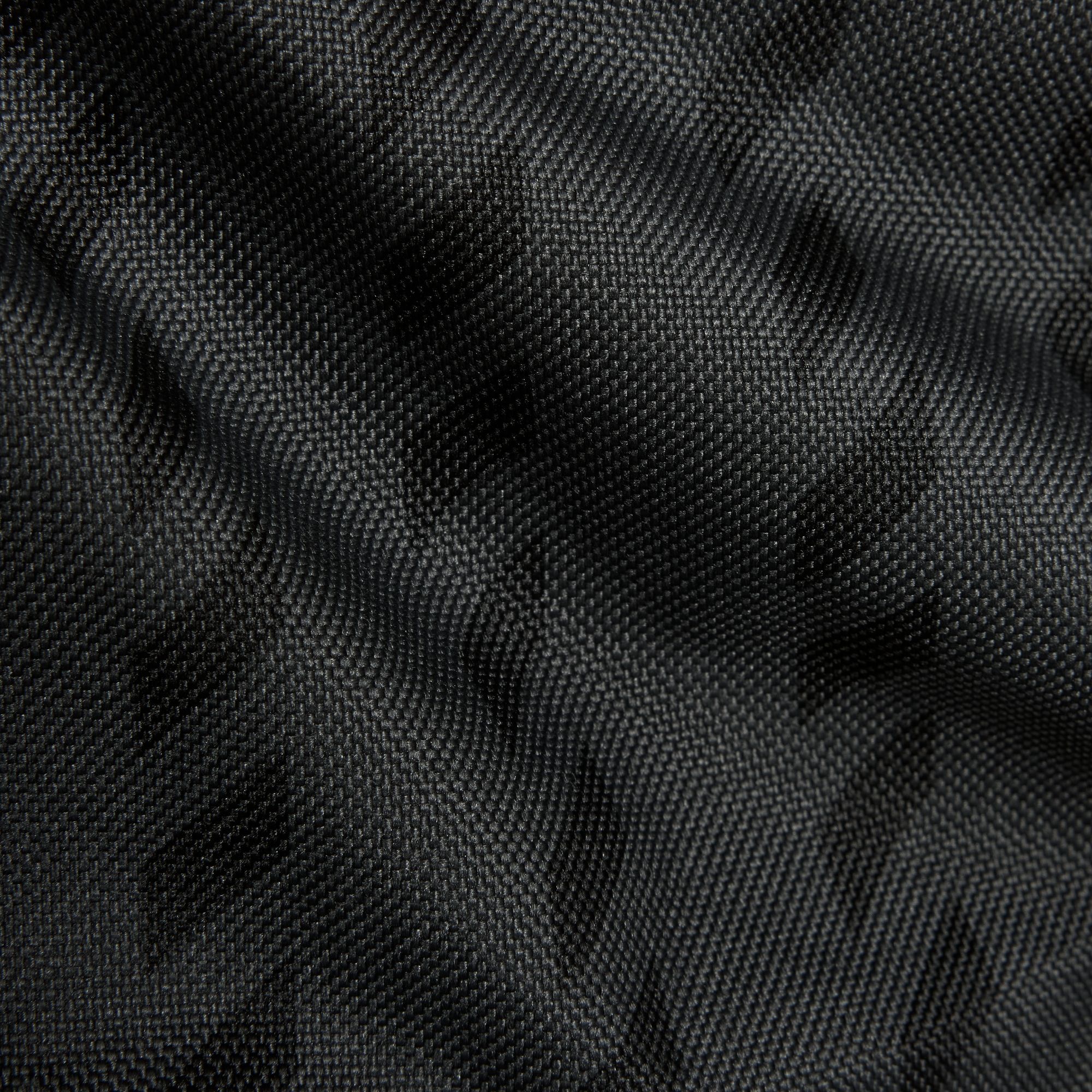 Zoom image