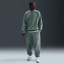 نايكي سولو سووش