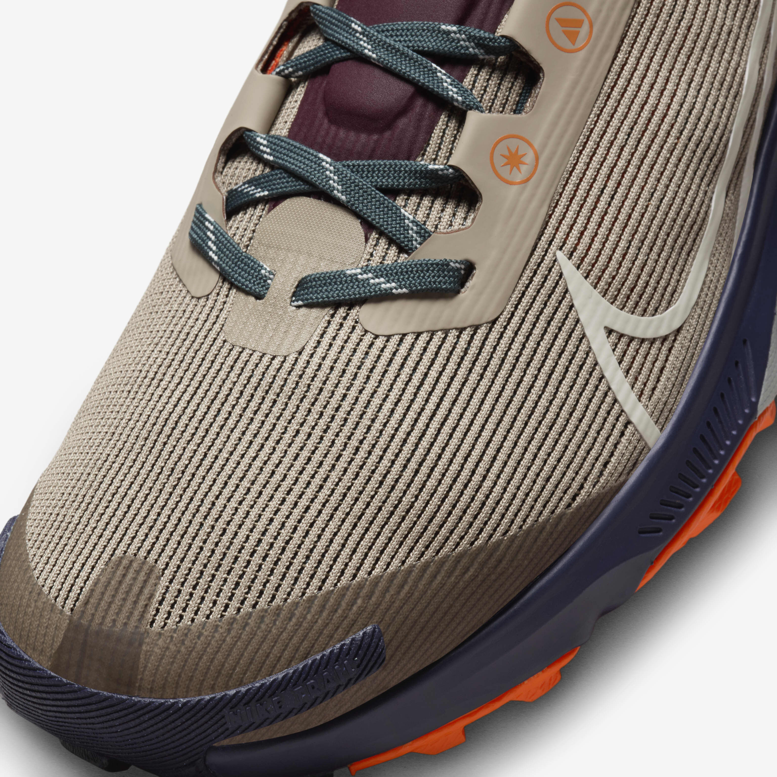 Nike mid running shoes best sale