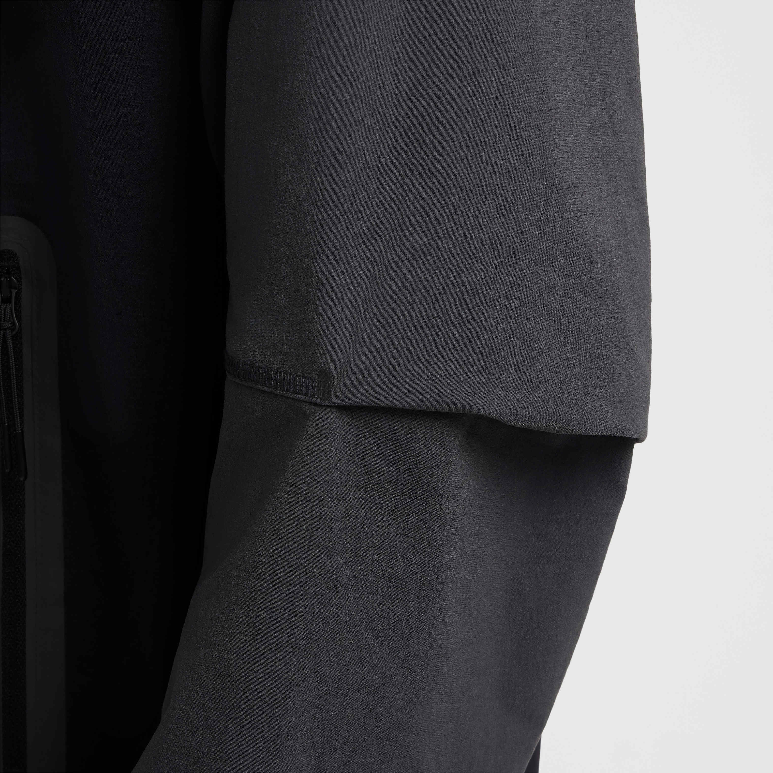 نايكي تك ويندرانر image number 7