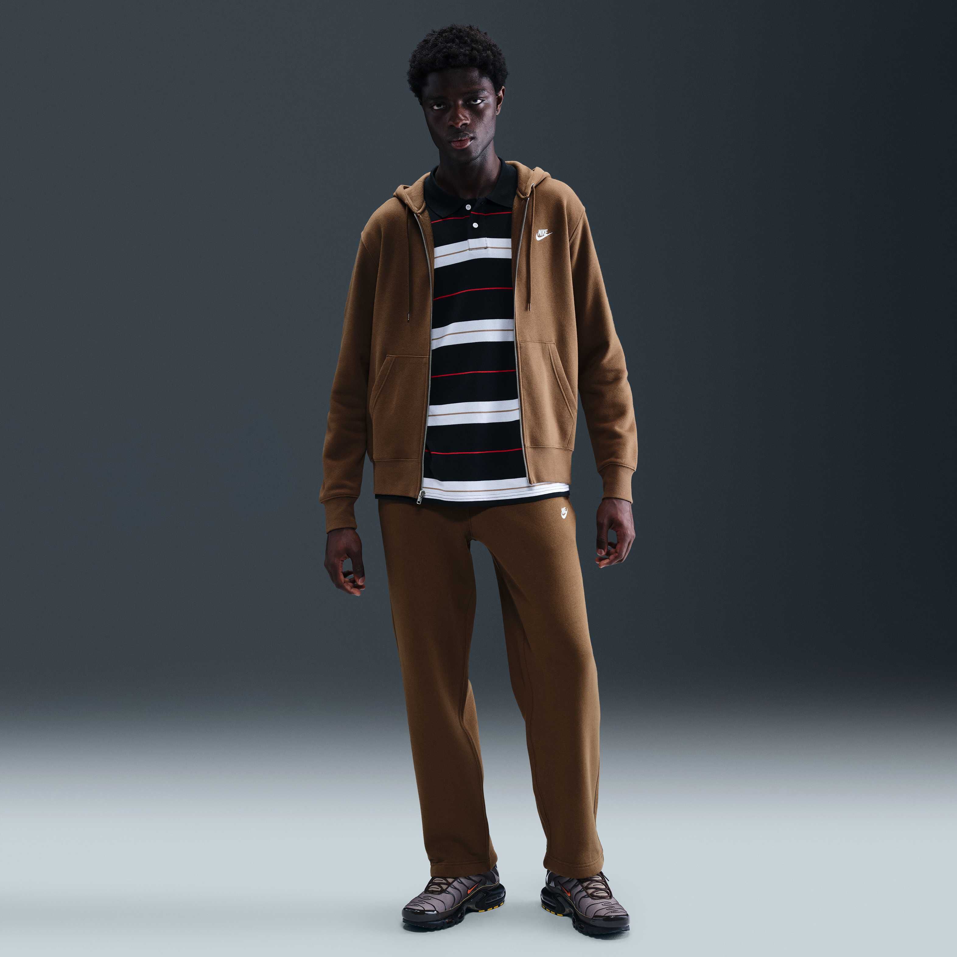 Nike Sportswear Club image number 0