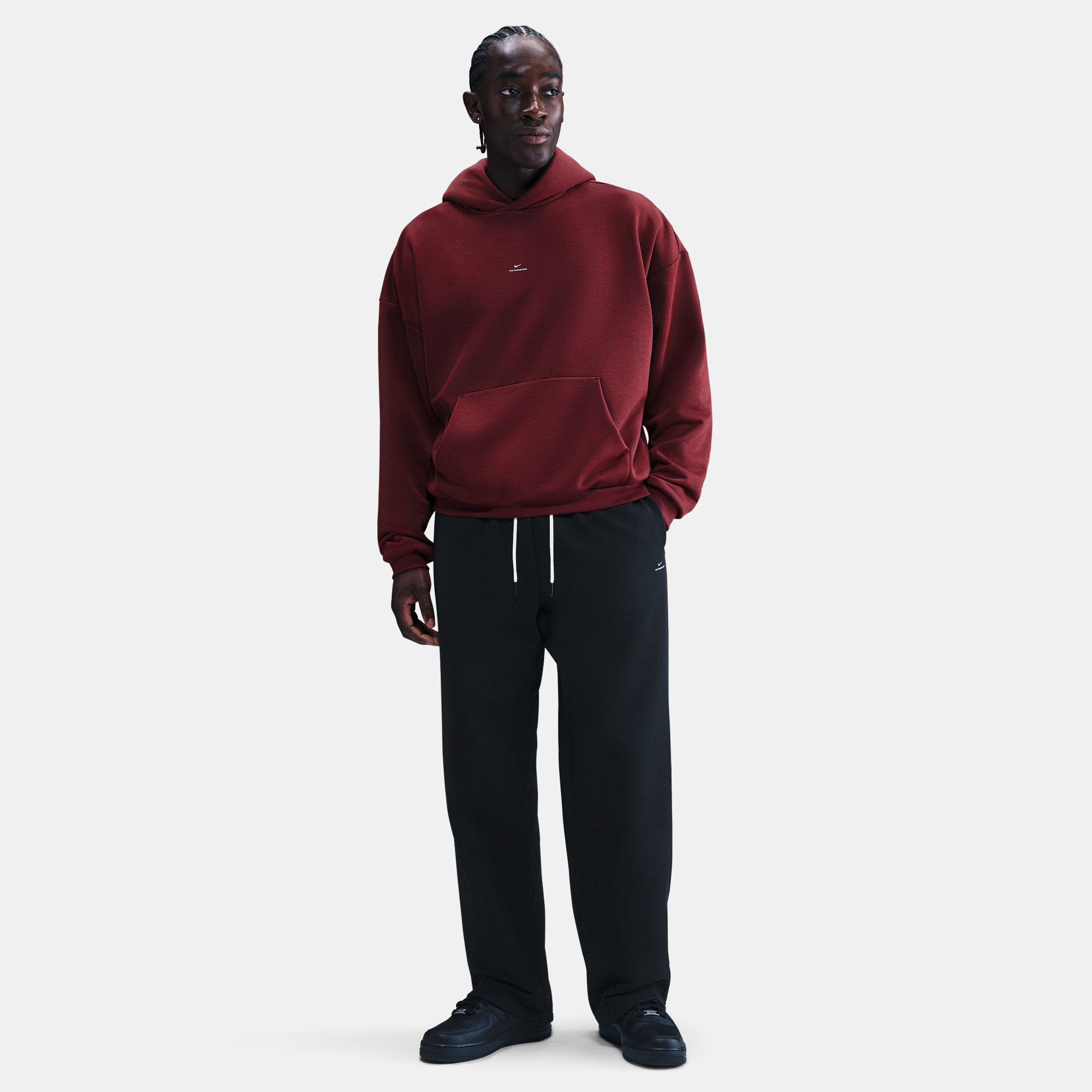 Nike Standard Issue image number 0