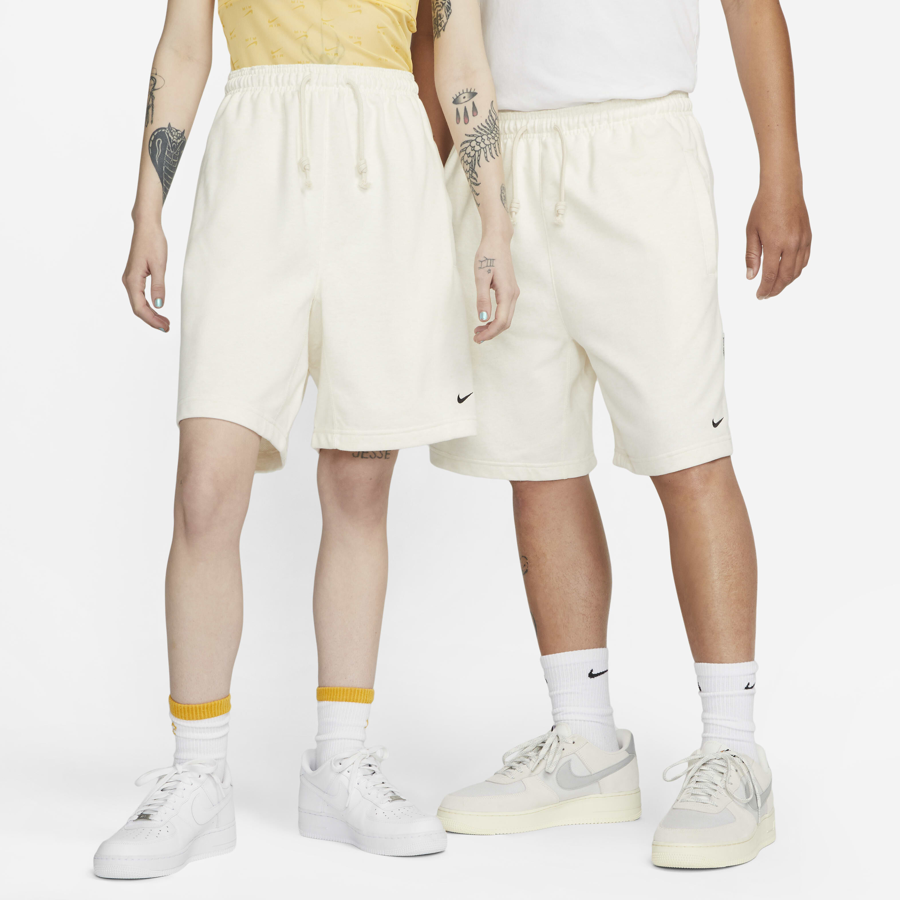 Nike Standard Issue image number 0