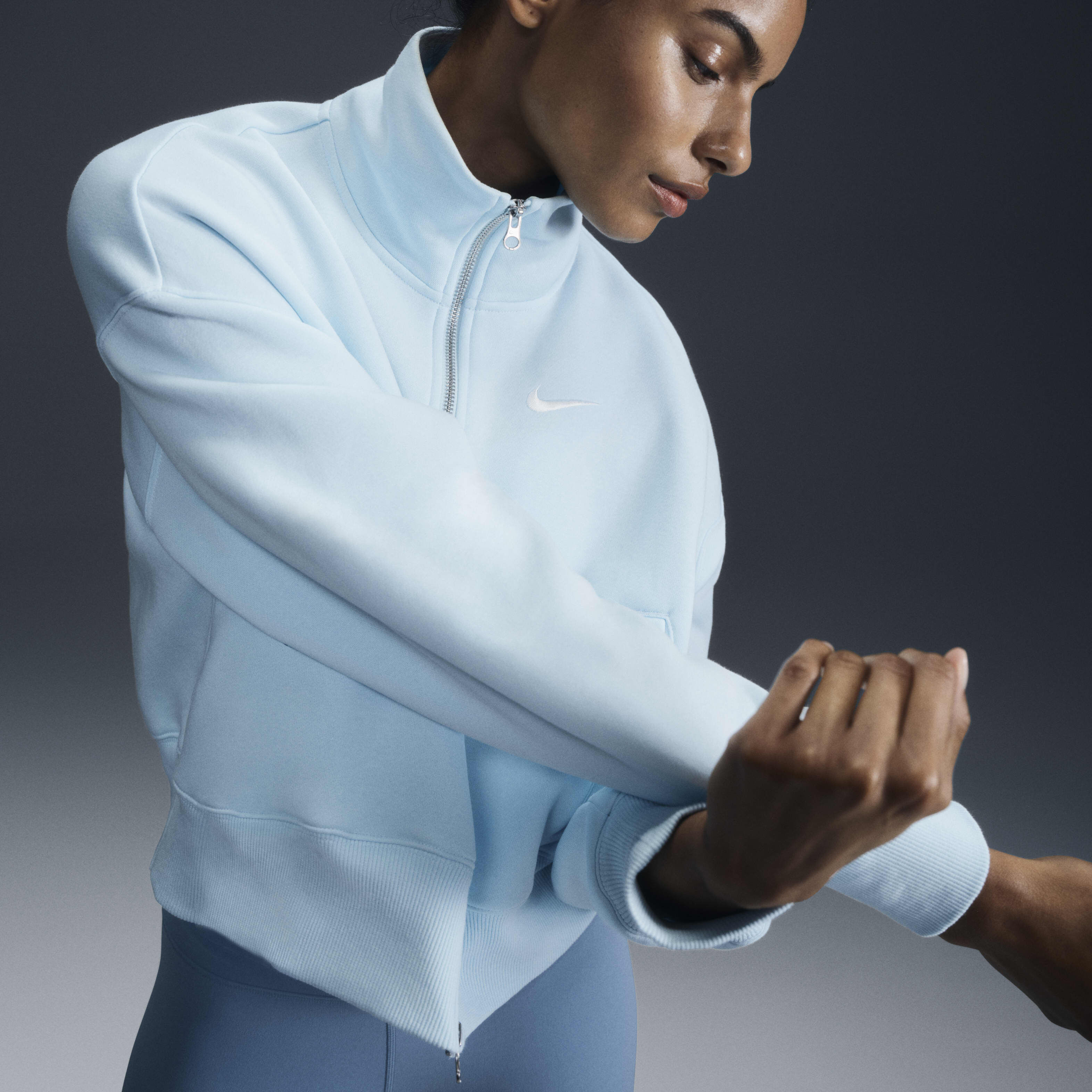 نايكي سبورتسوير فينكس فليس image number 1