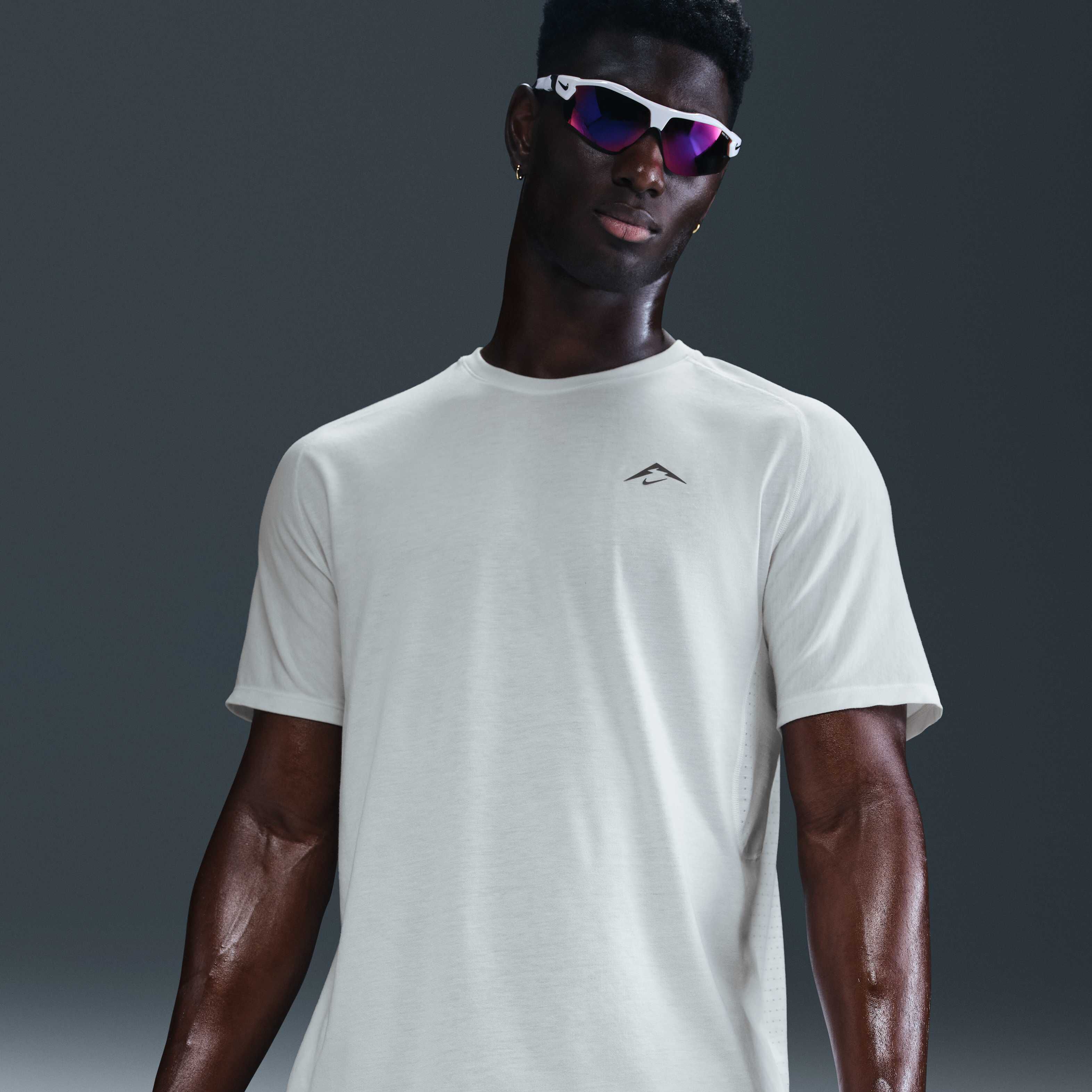 نايكي سولار تشيس image number 0