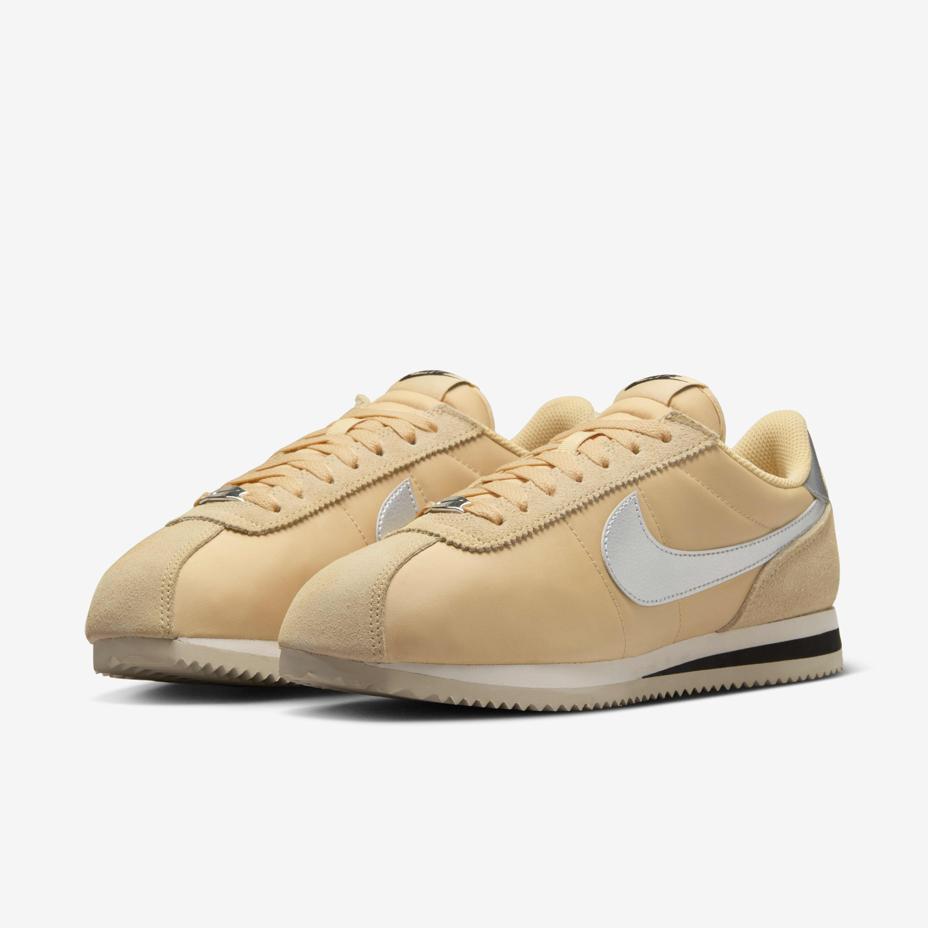 Cream nike cortez best sale