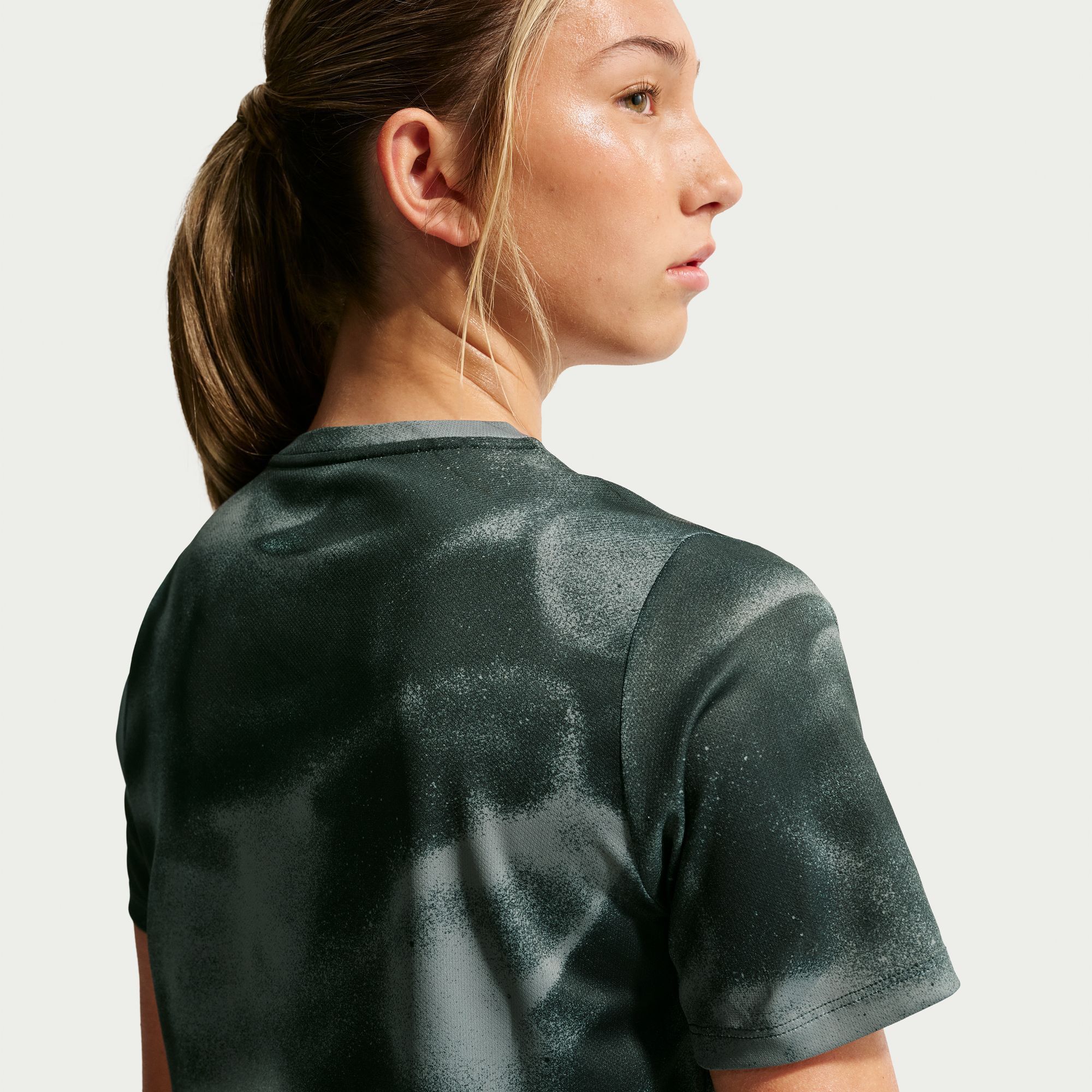 نايكي ميلر image number 3