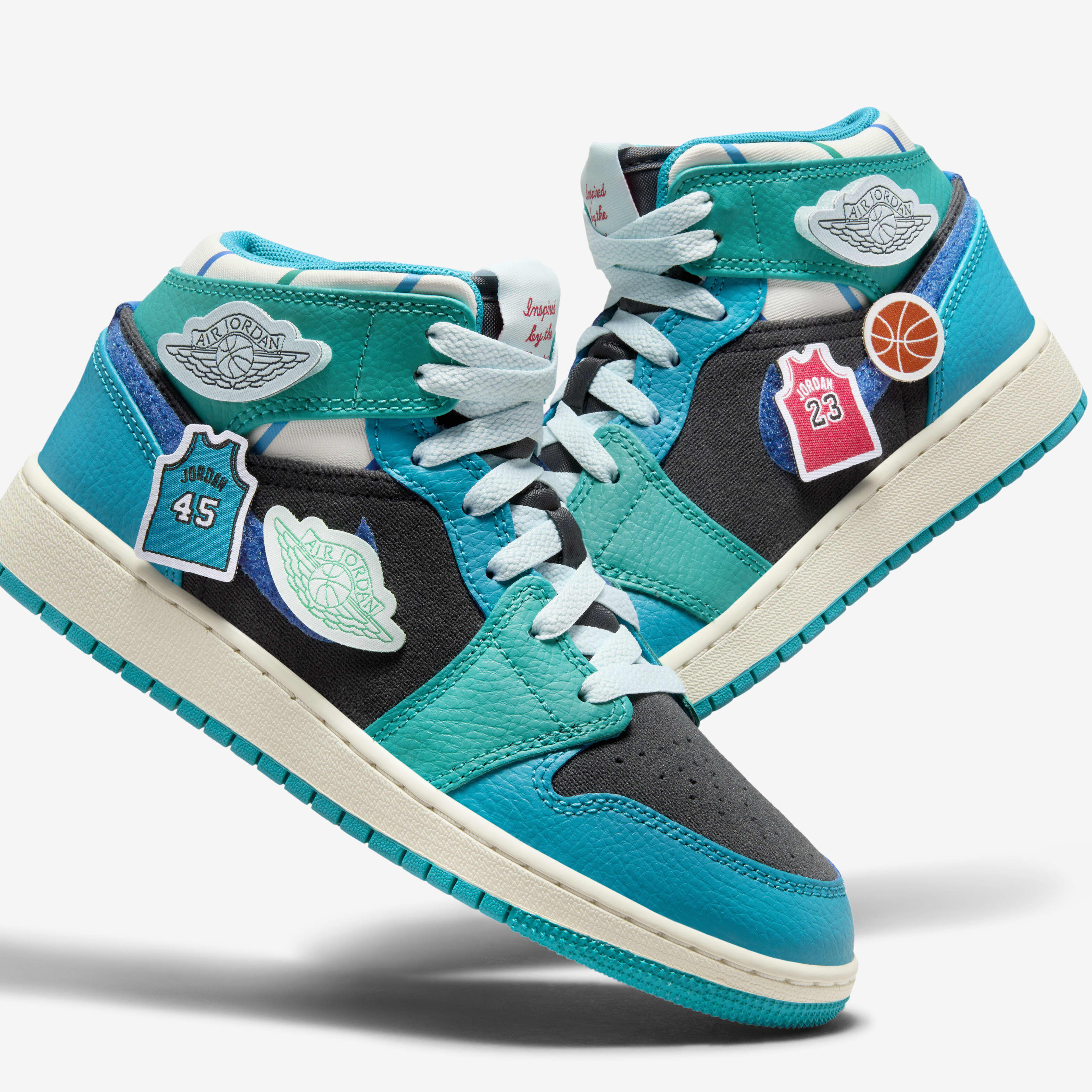 اير جوردن 1 ميد سنيكر سكول image number 15