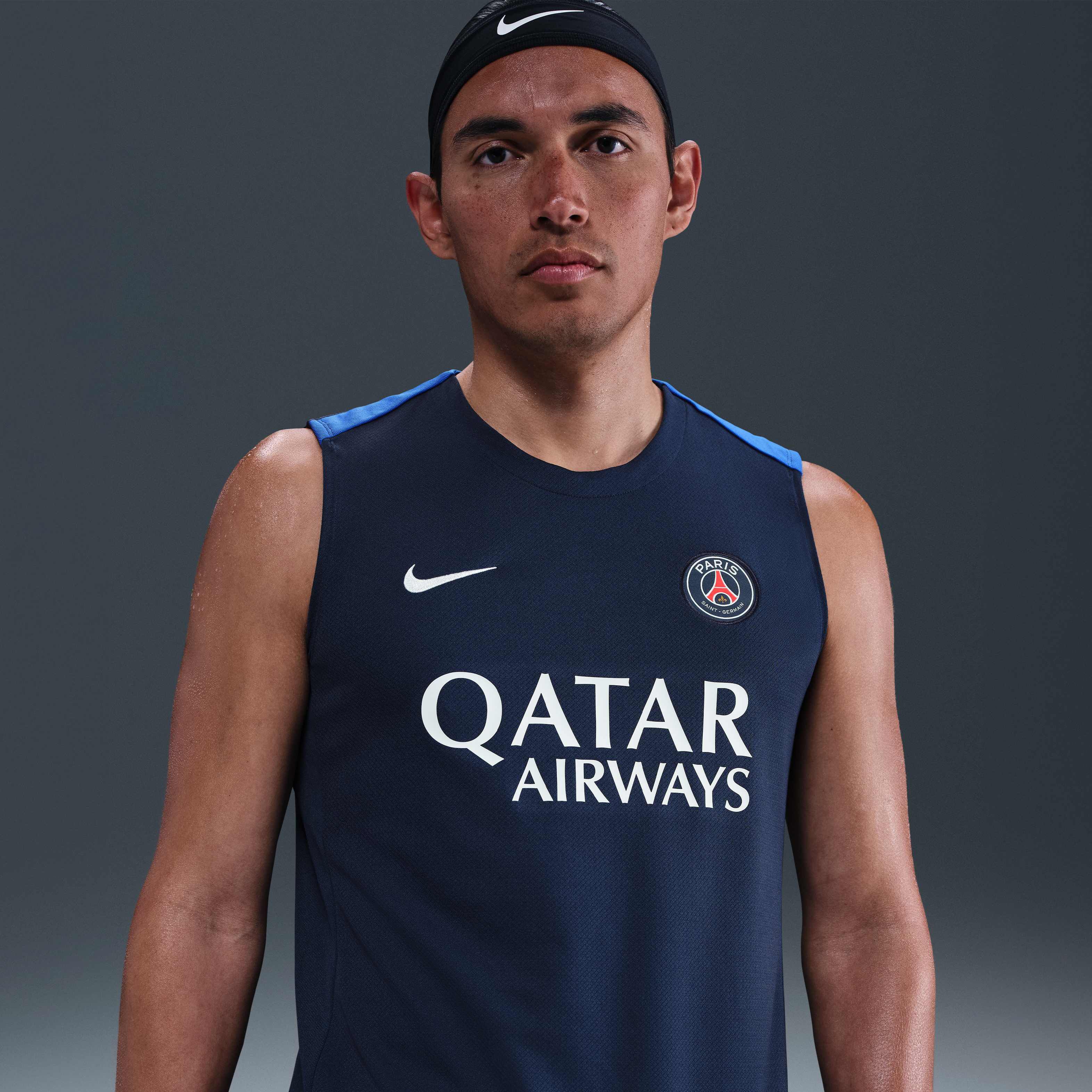 Paris Saint-Germain Strike image number 0