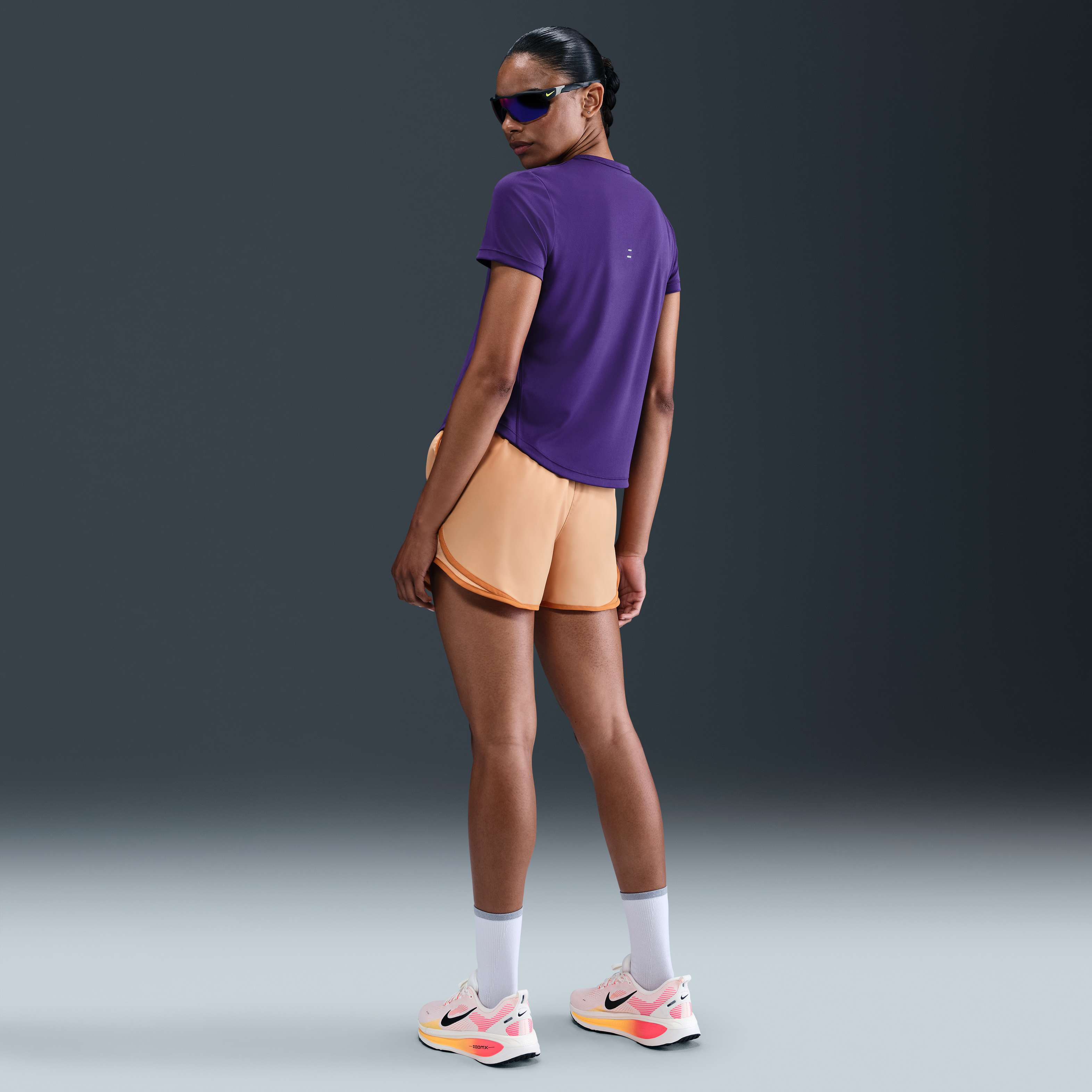 Nike Tempo image number 3