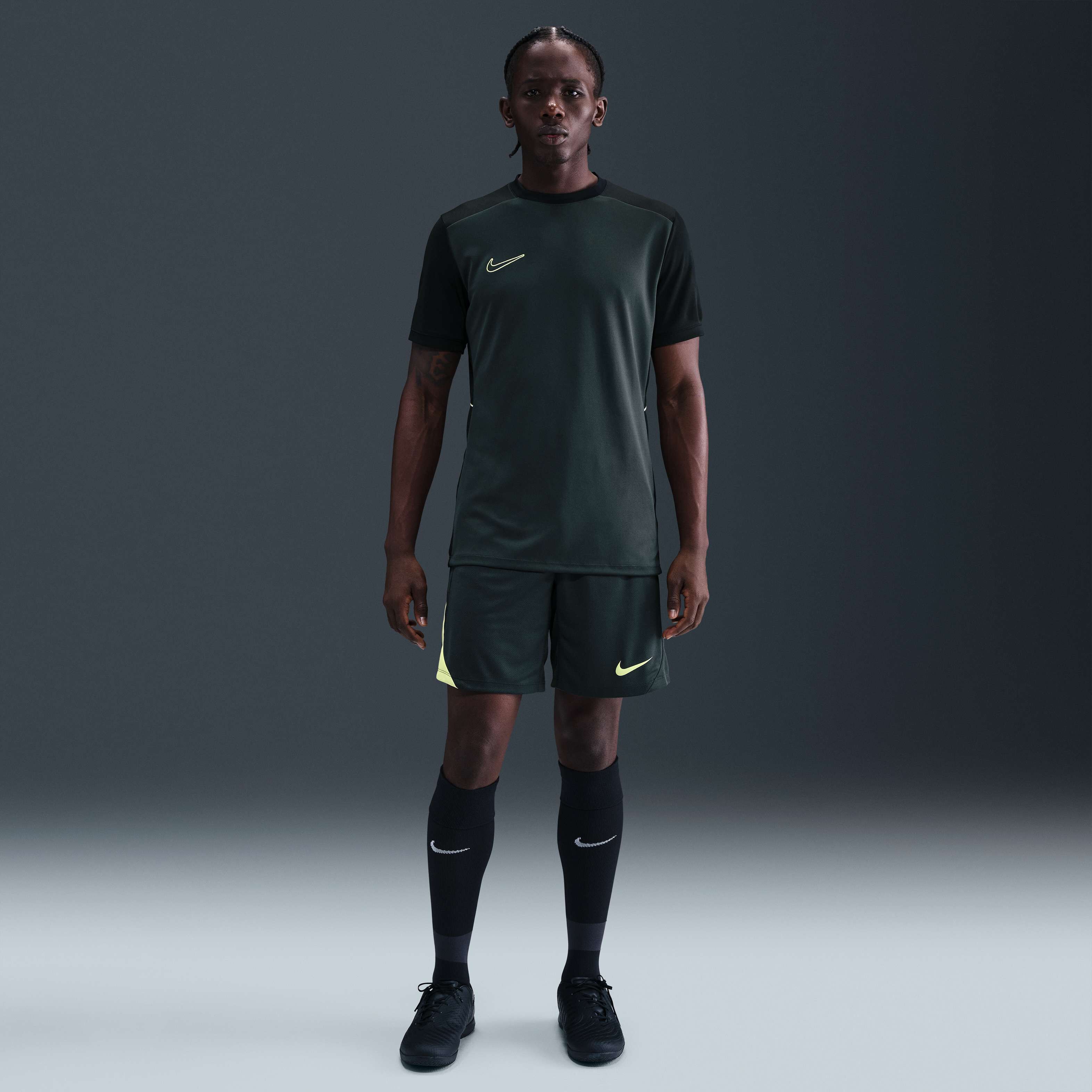 Nike Strike image number 0