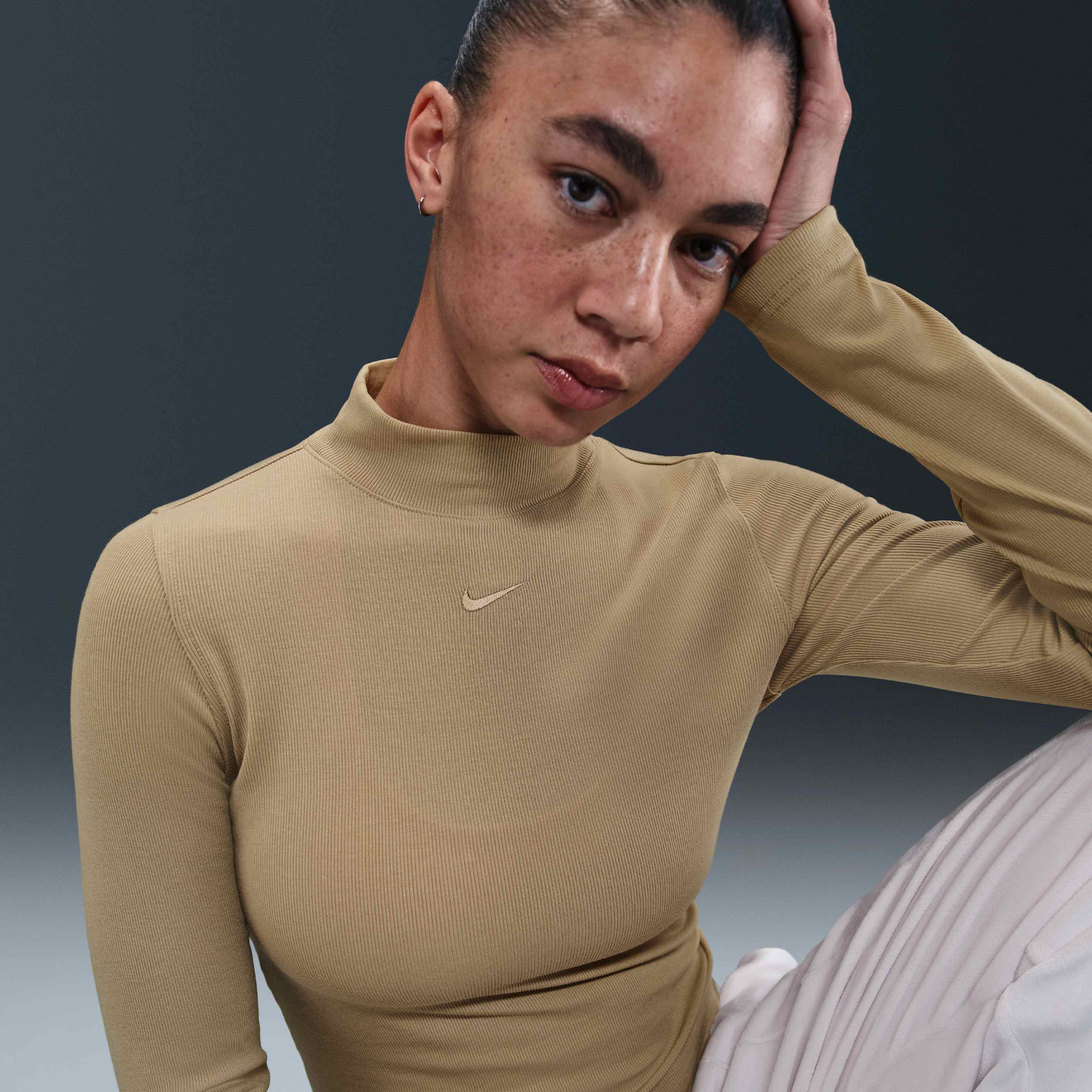 نايكي سبورتسوير ايسنشال image number 2