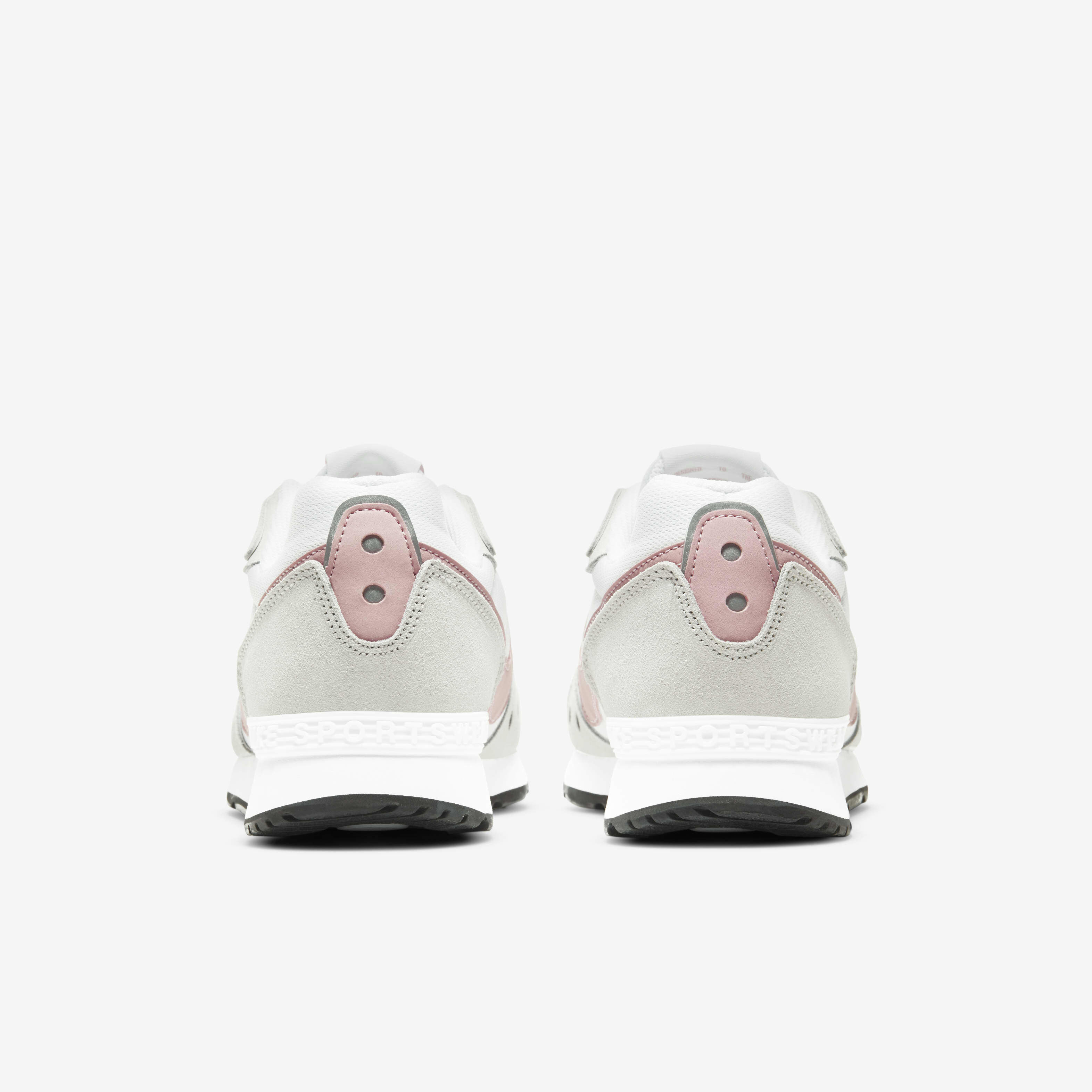 Women's Venture Runner Shoes image number 5