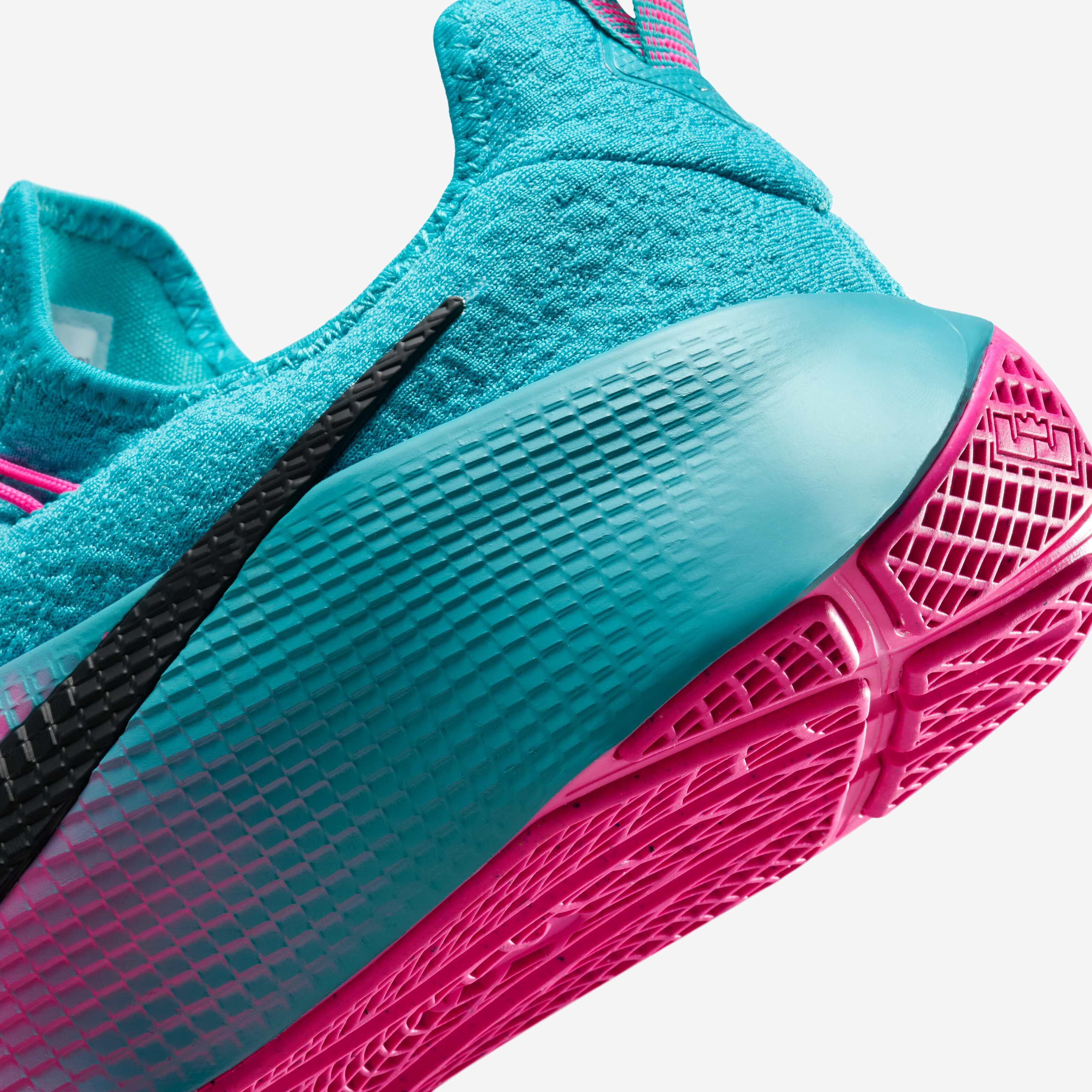 LeBron TR 1 image number 7