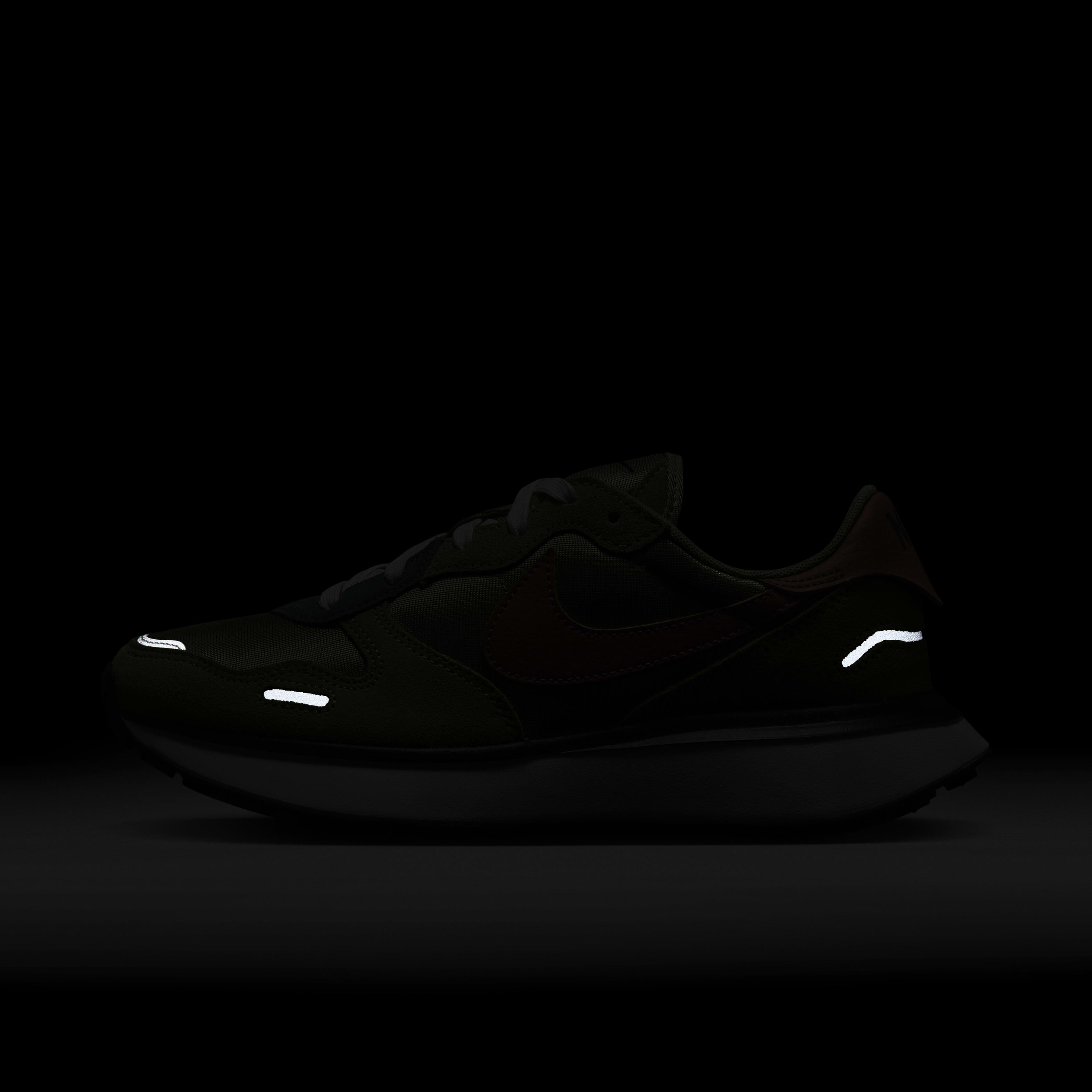 Nike Phoenix Waffle image number 11