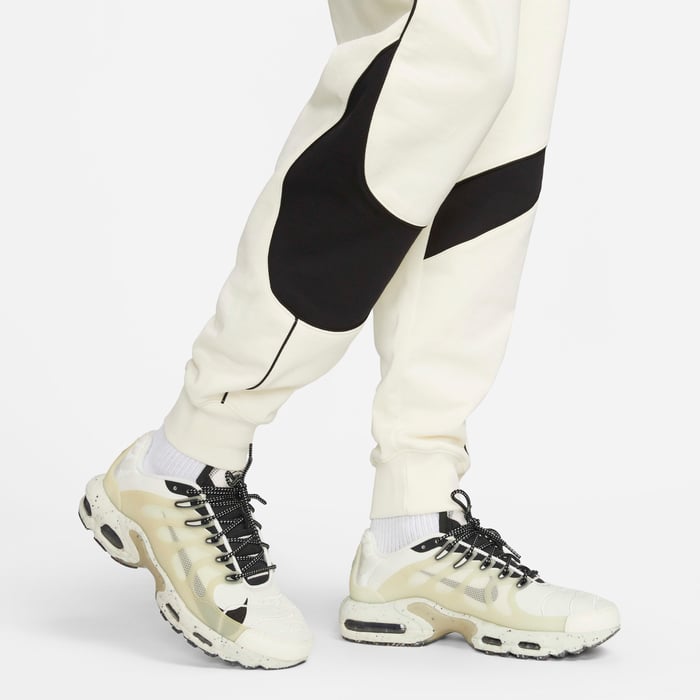 Nike Swoosh image number 2 Nike Swoosh image number 2