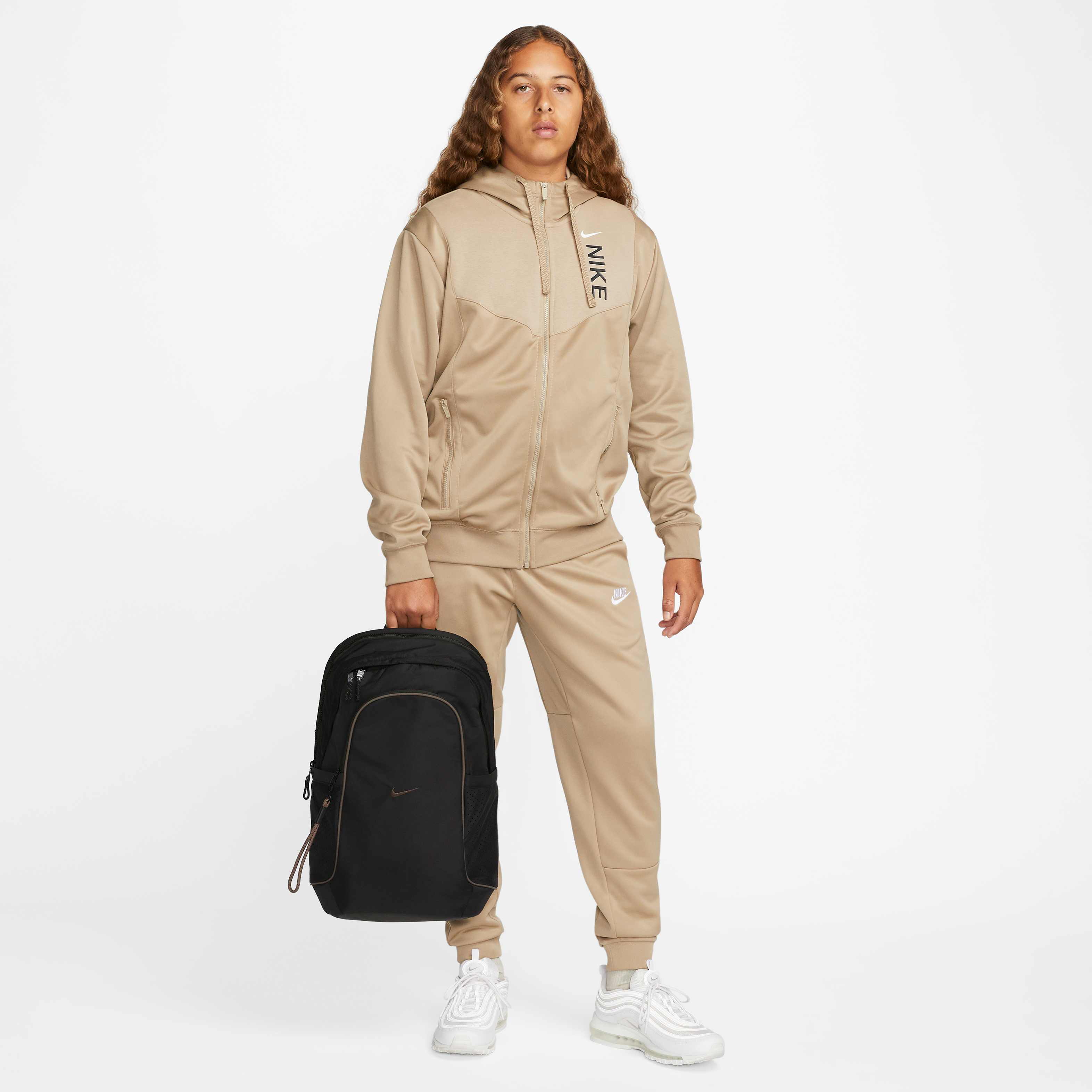 Nike Sportswear Essentials image number 10
