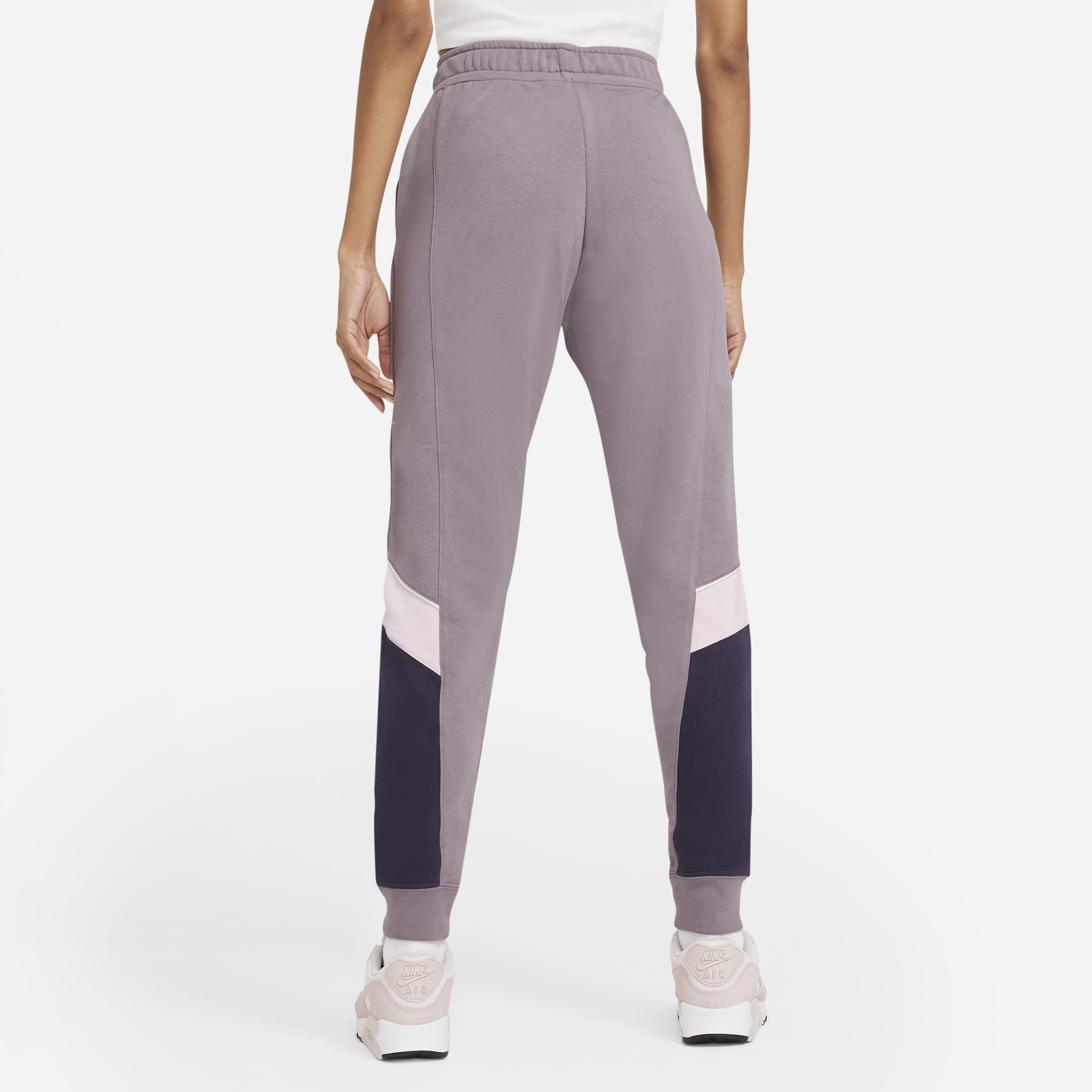 نايكي سبورتسوير هيريتيج image number 1