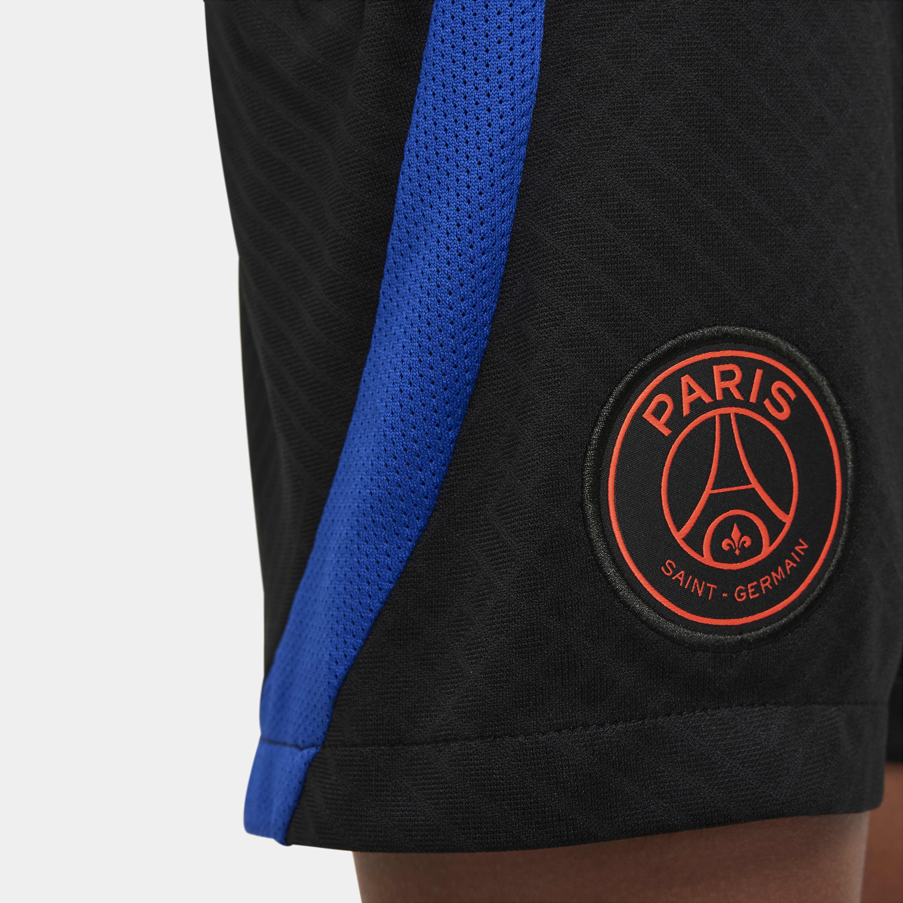 Paris Saint-Germain Strike Away image number 6