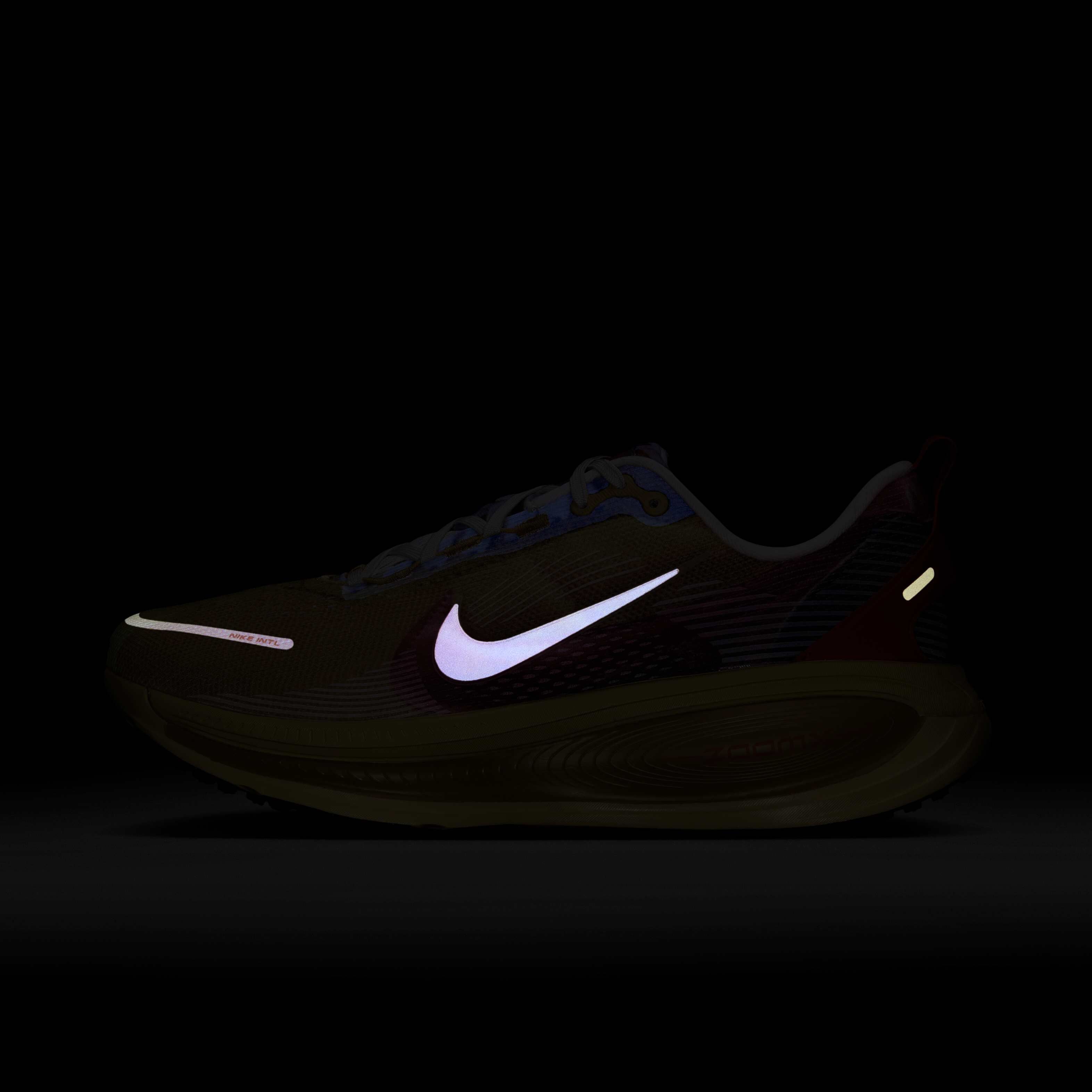 Nike Vomero 18 SE image number 8