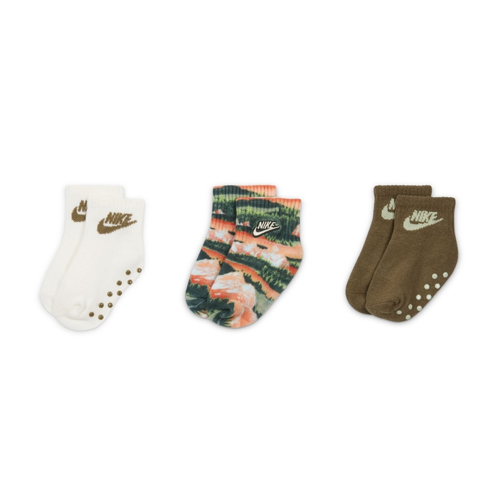 Nike Snow Day Grip Socks (3 Pairs) image number 0 Nike Snow Day Grip Socks (3 Pairs) image number 0