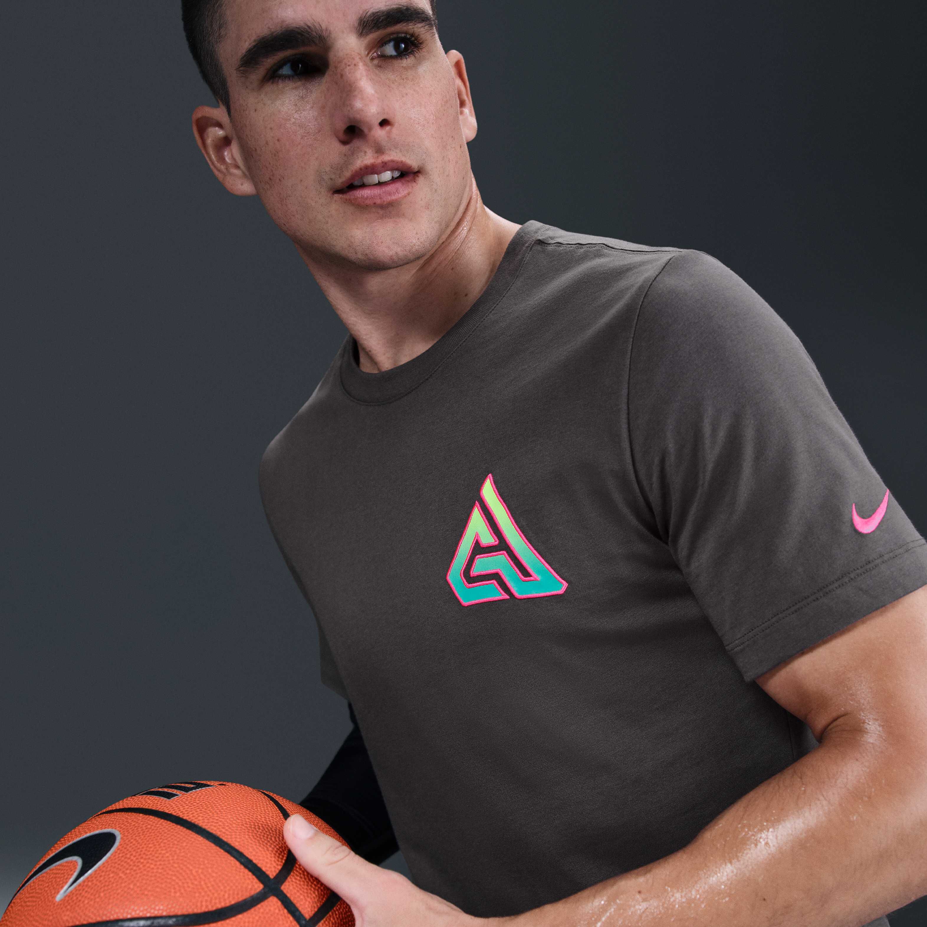 يانيس image number 2