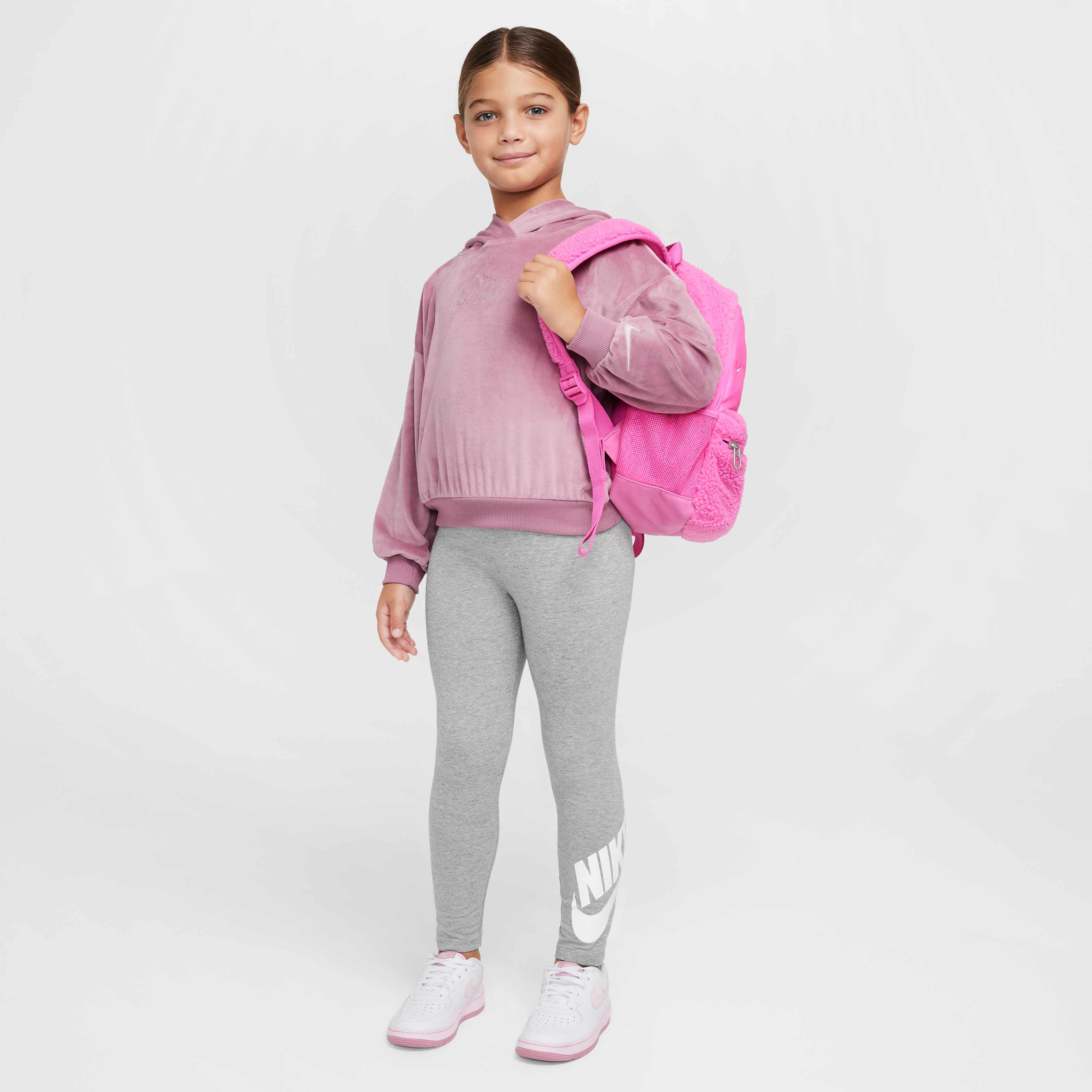 نايكي سبورتسوير كلوب image number 3