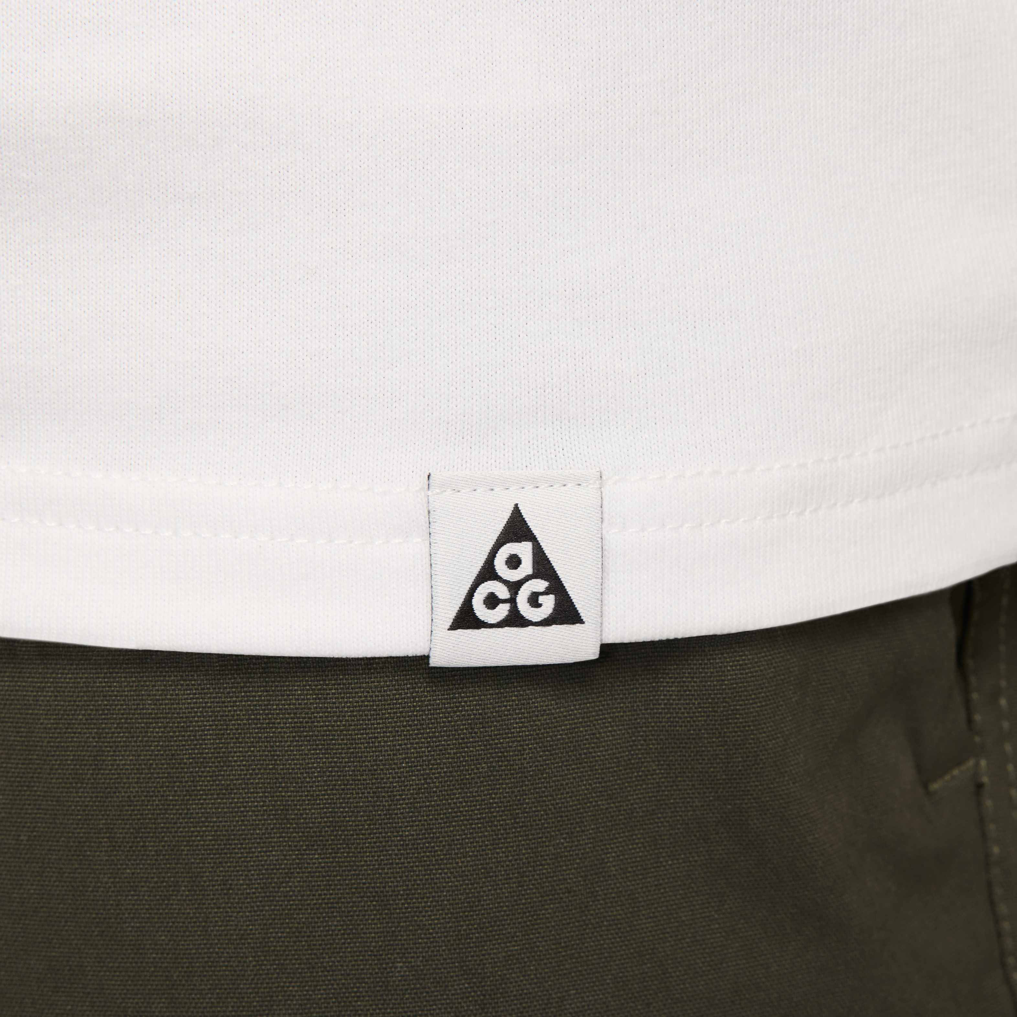 ★★Nike★★ ACG Walking Tree Dry Fit T-Shirt M Summit White Nike ACG 