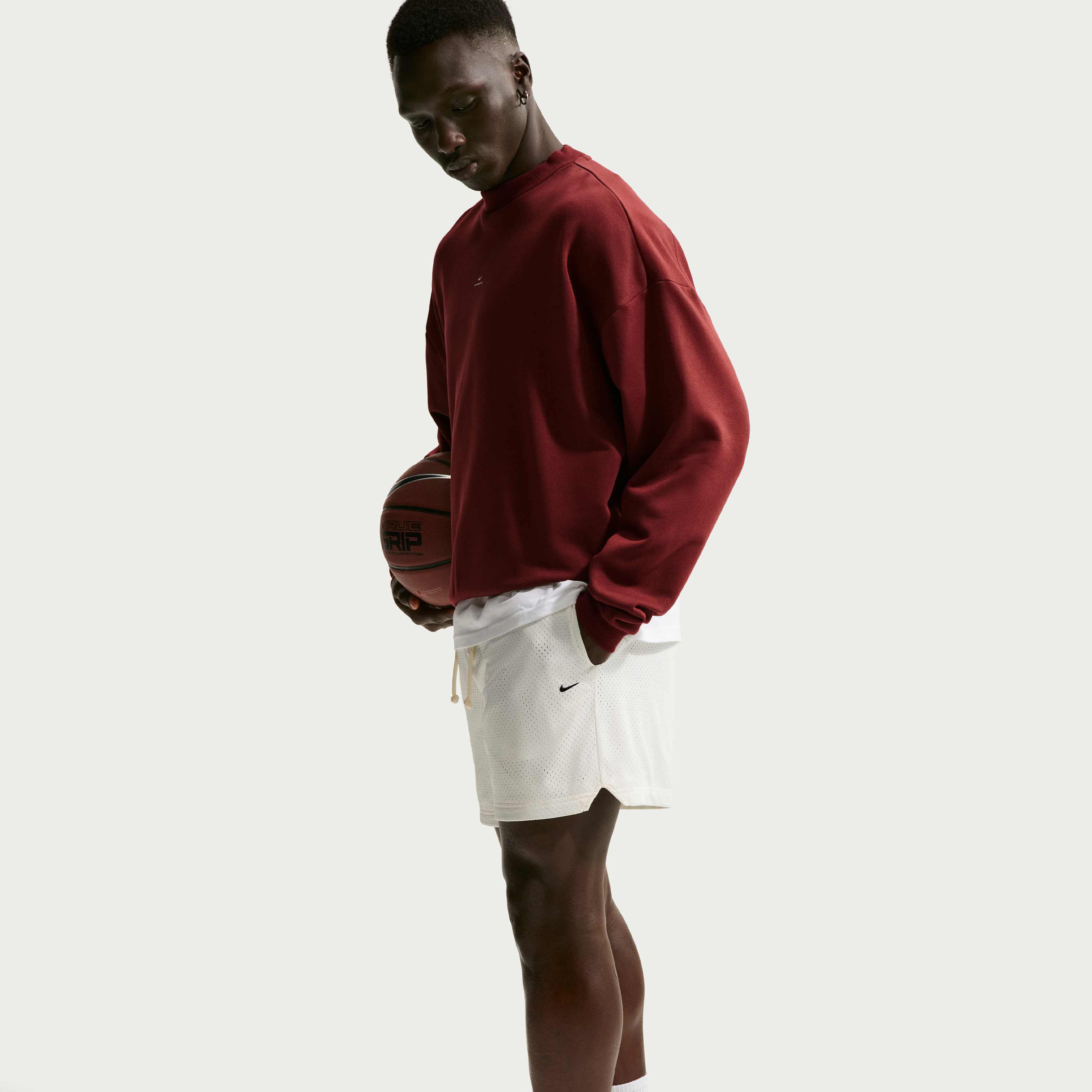 Nike Standard Issue image number 3