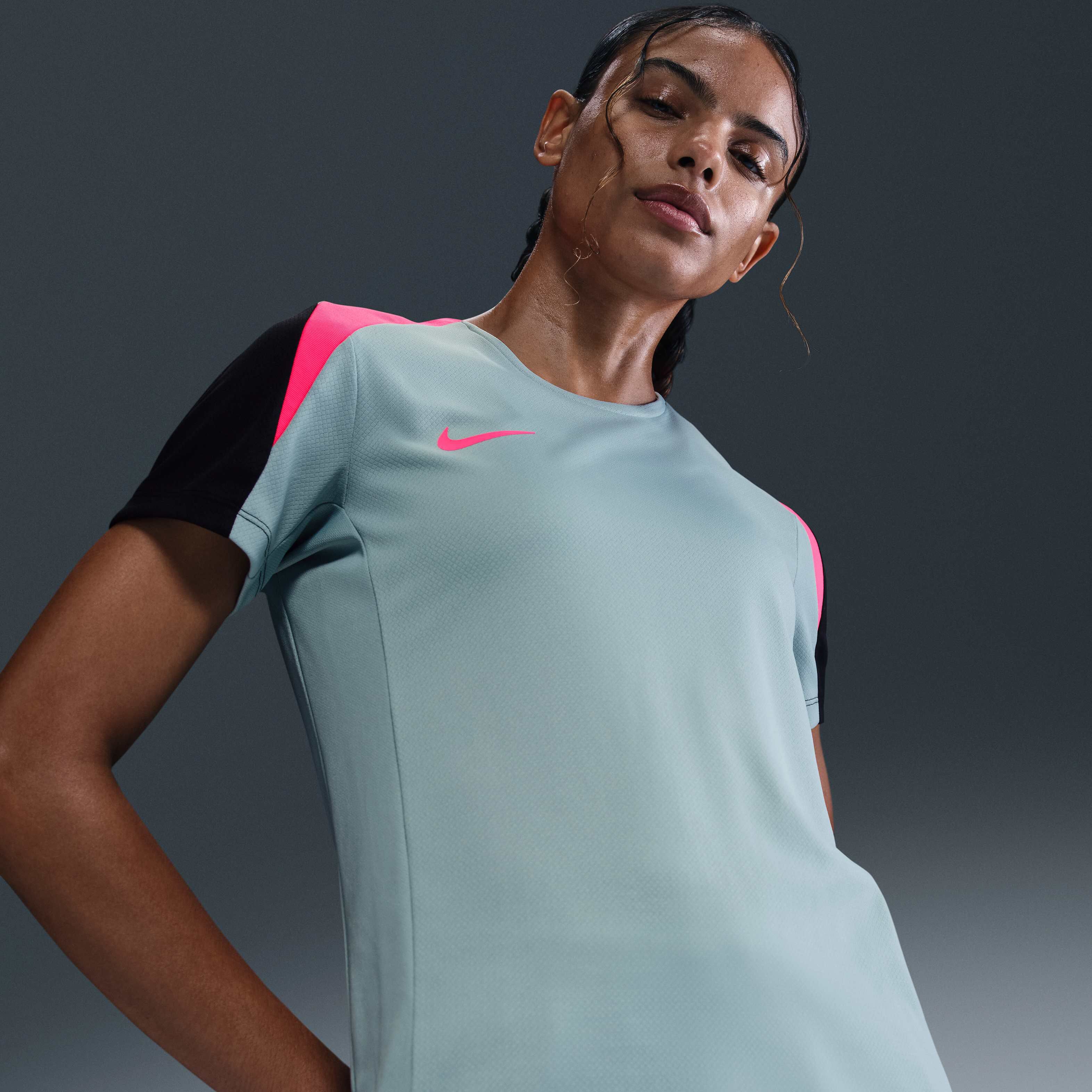 Nike Strike image number 0