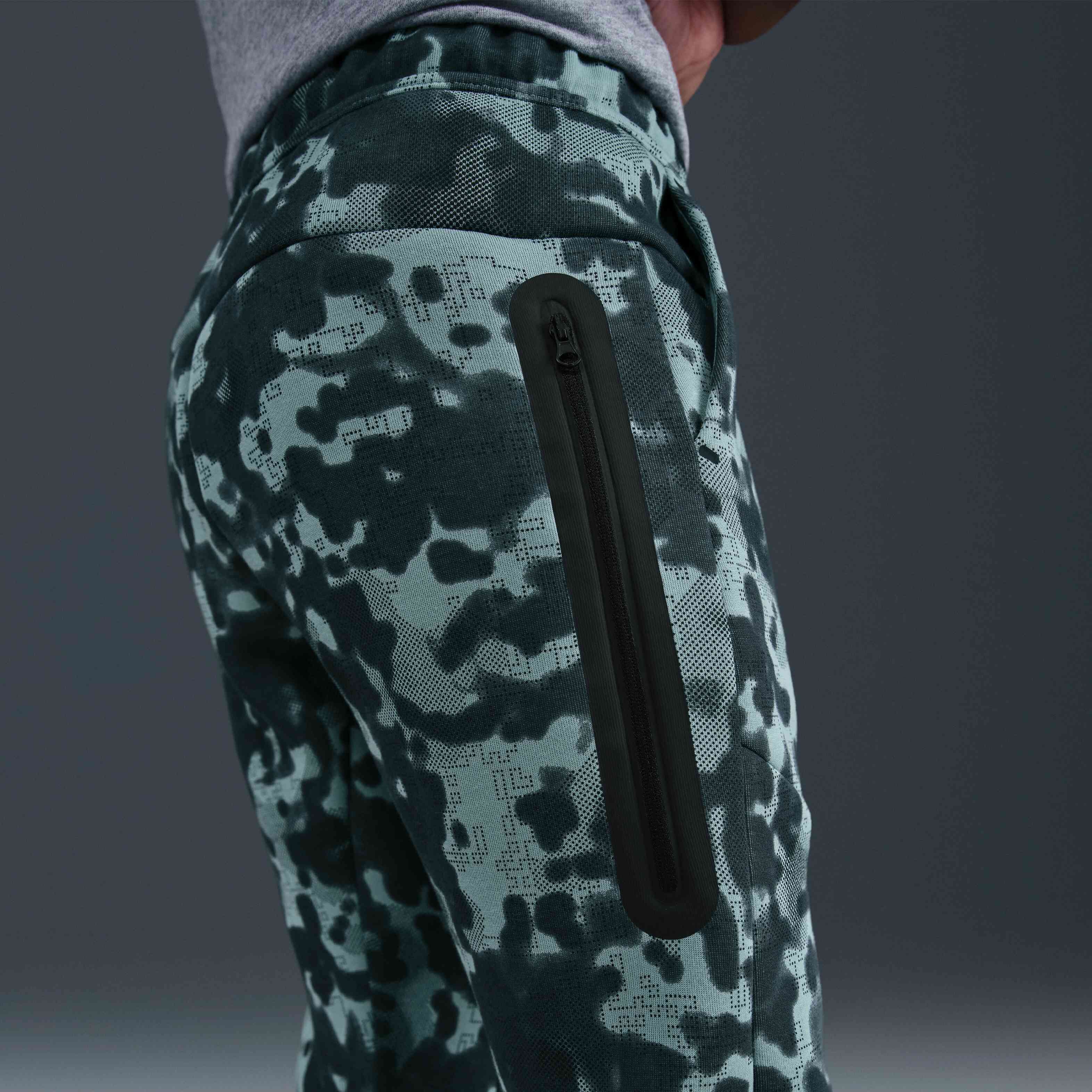 Nike Tech image number 4