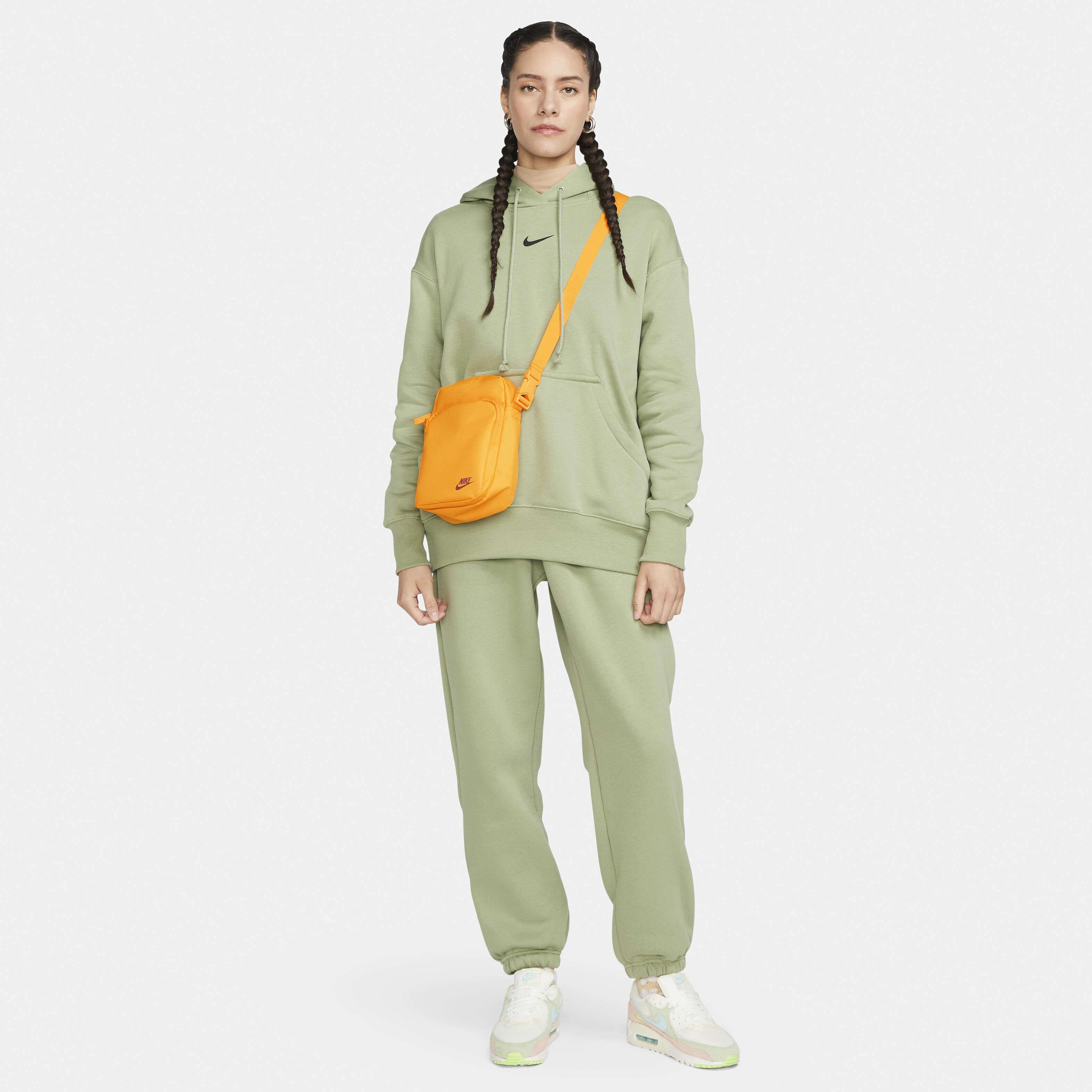 Nike Heritage image number 7