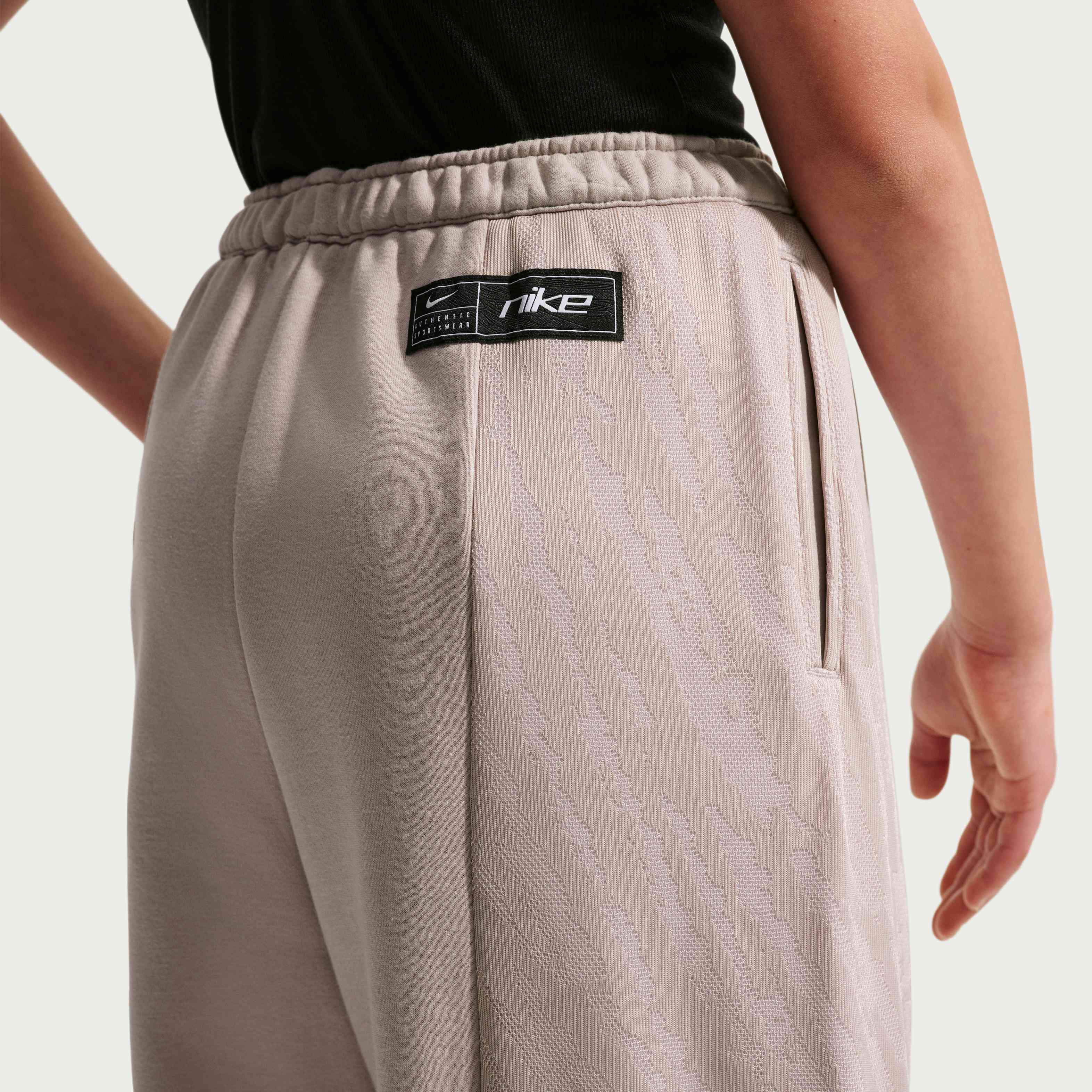 Nike Sportswear image number 2