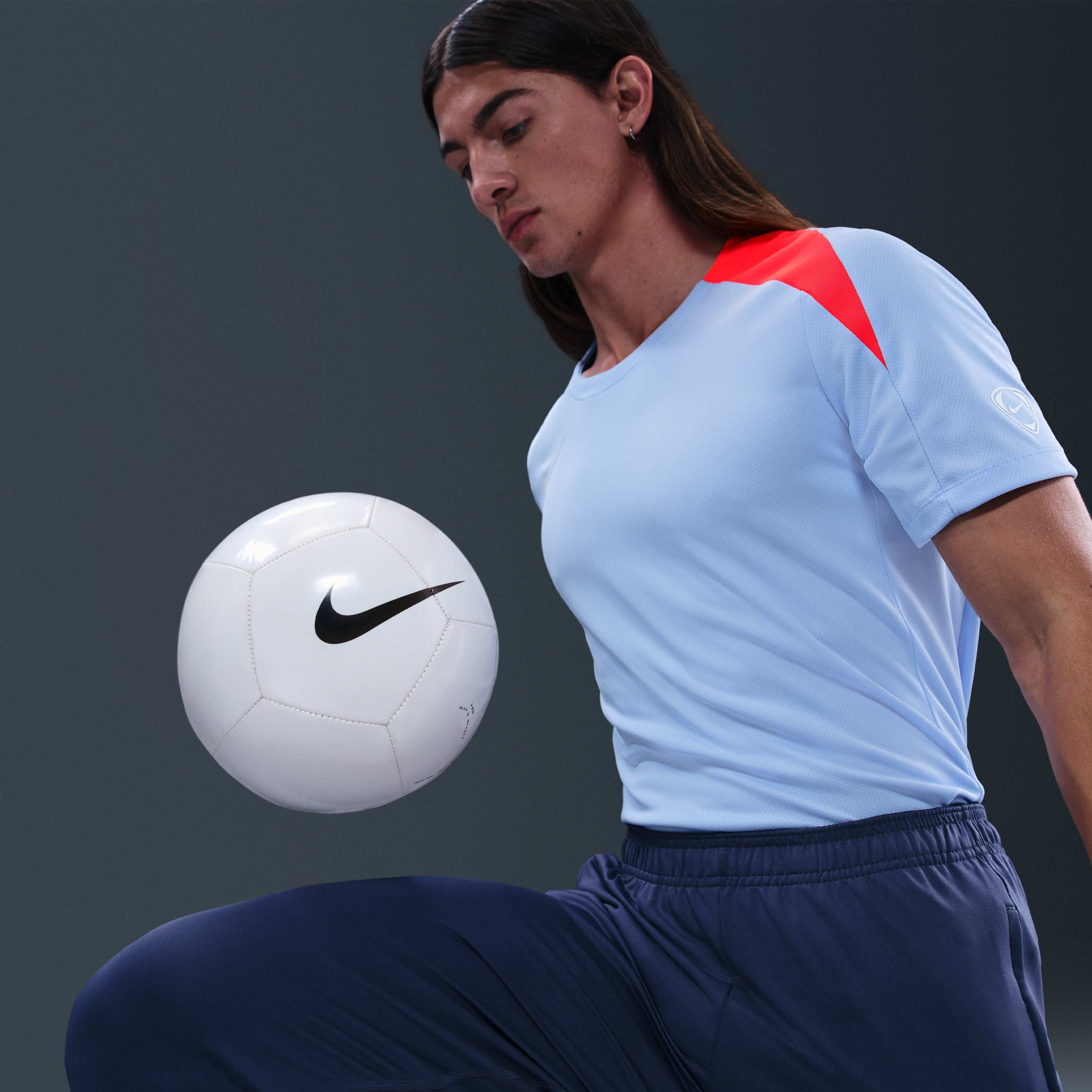 Nike Strike image number 2
