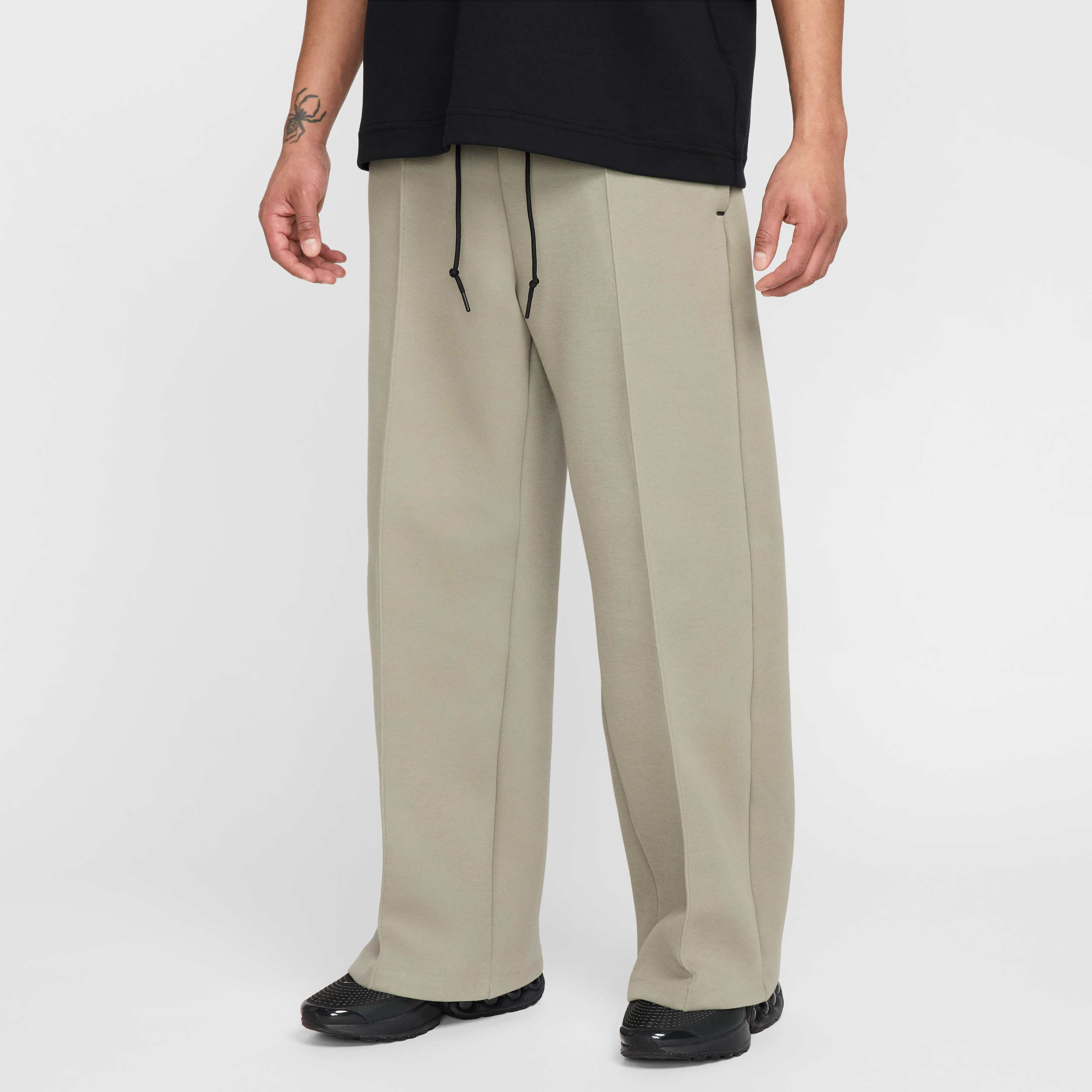 نايكي تك image number 0